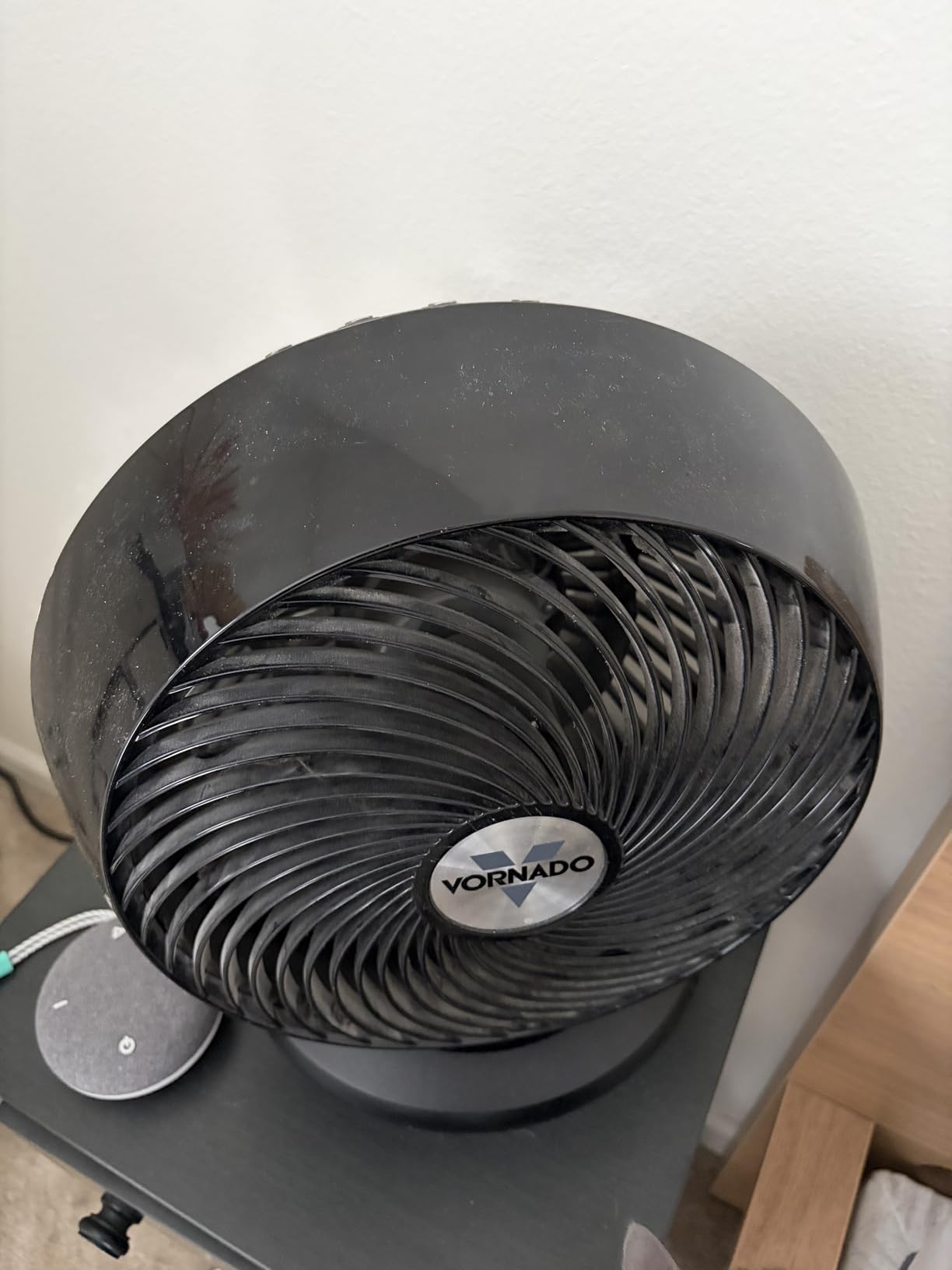 Vornado 660 Large Whole Room Air Circulator Fan for Home, 4 Speeds and 90-Degree Adjustable Tilt, Removable Grill, 10 Inch, Floor Fan for Bedroom, Office, Black customer photo 1