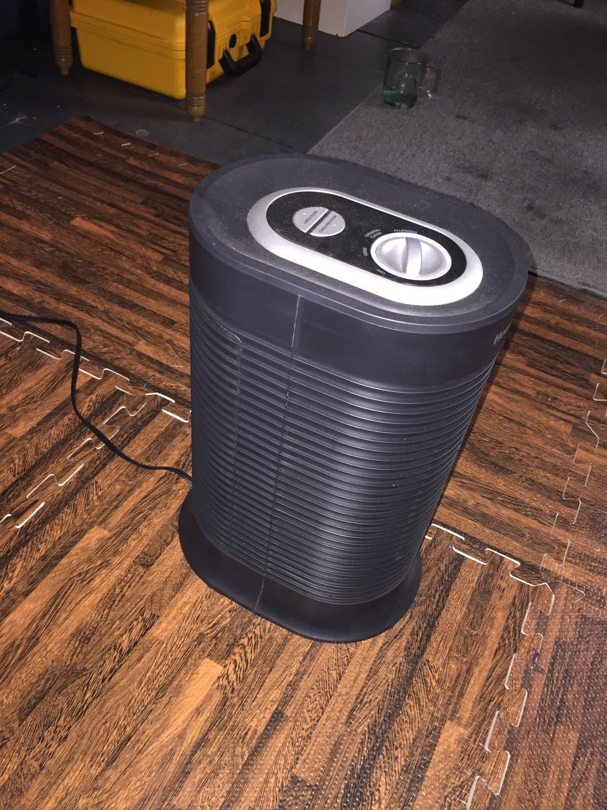 Holmes HPA060 HEPA Tower Air Purifier, Airborne Allergen Reducer for Small Rooms customer photo 1