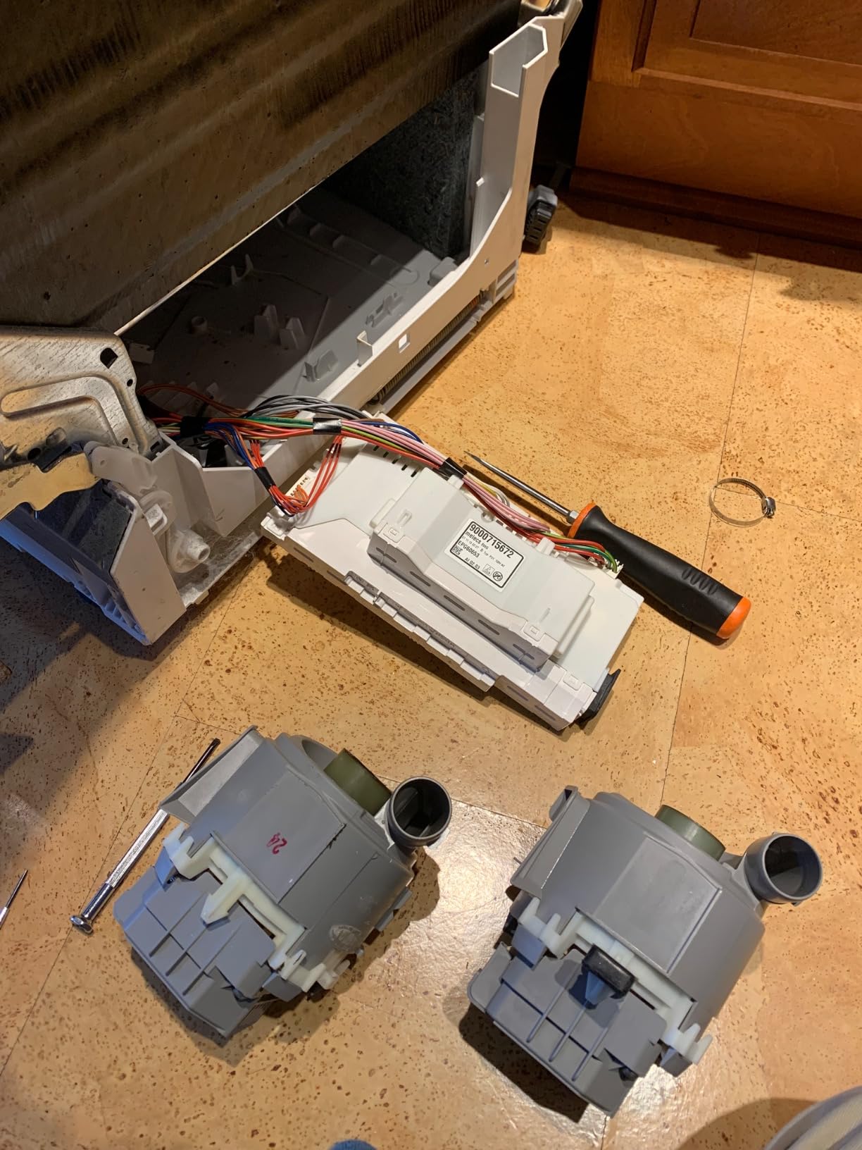 Bosch 00753351 Dishwasher Circulation Pump with Heater (replaces 00746094, 753351) Genuine Original Equipment Manufacturer (OEM) part customer photo 1