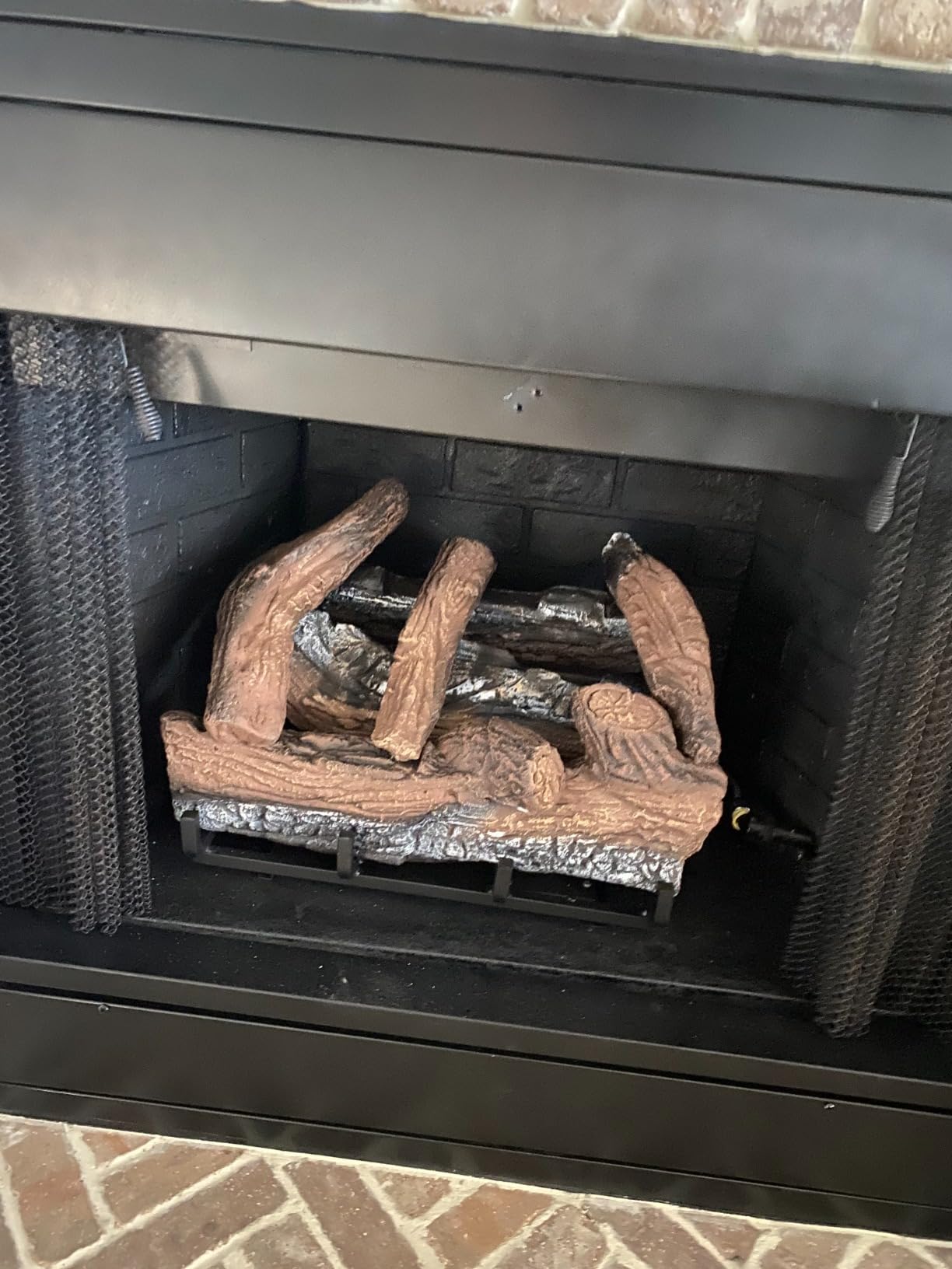Duluth Forge Split Red Oak Ventless Log Set - 18 Inch, 30,000 BTU, Dual Fuel (Propane/Natural Gas), Remote Control, Realistic Fireplace Insert customer photo 2