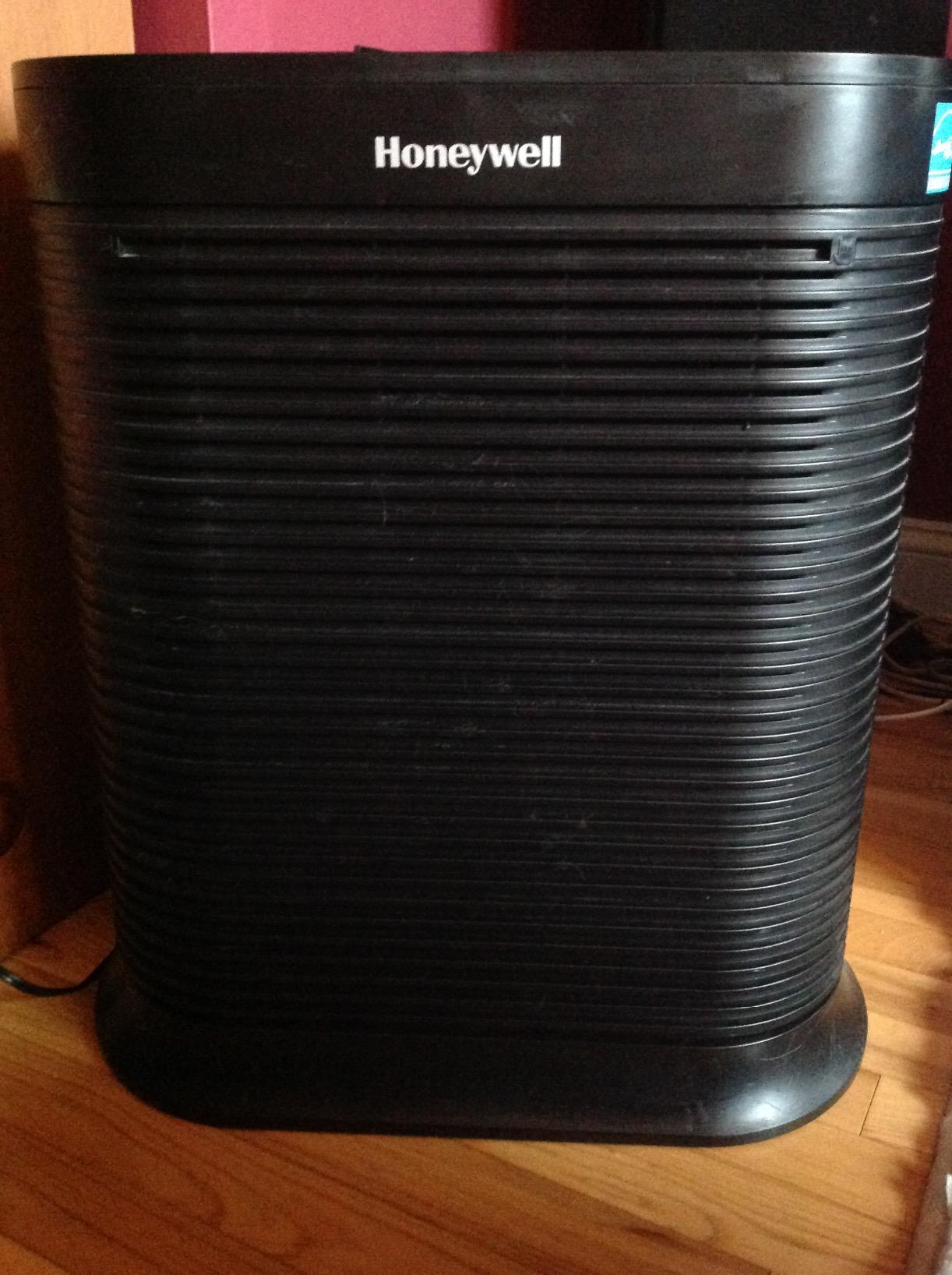 Honeywell HPA300 HEPA Air Purifier for Large Rooms - 465 sq. ft. Coverage customer photo 1