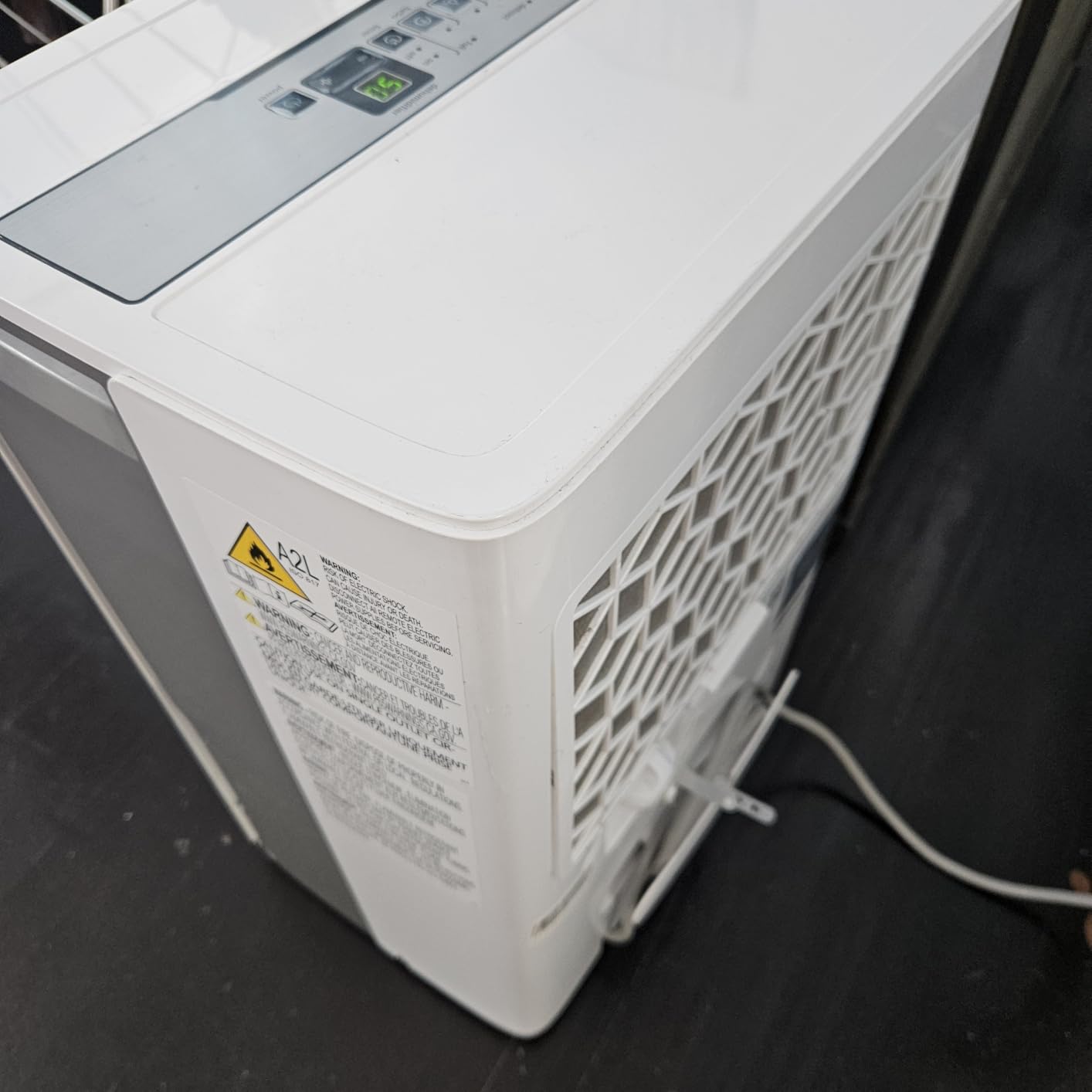 Midea 4,500 Sq. Ft. Dehumidifier for Basement, With Reusable Air Filter 50 Pint - Ideal For Basements, Large & Medium Sized Rooms, And Bathrooms (White) customer photo 1