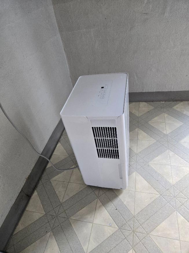 Amazon Basics 50-Pint Large Dehumidifier with Humidity Control, Timer, Auto-Defrost, Overflow Protection, Energy Star Certified, Washable Filter for Rooms up to 4000 SFT, White customer photo 2