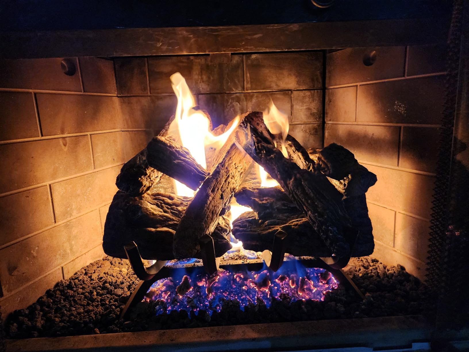 Duluth Forge Vented Natural Gas Log Set with Remote Control Kit - 18 in., 45,000 BTU, Heartland Oak - Model# FNVL18-1-RO customer photo 1