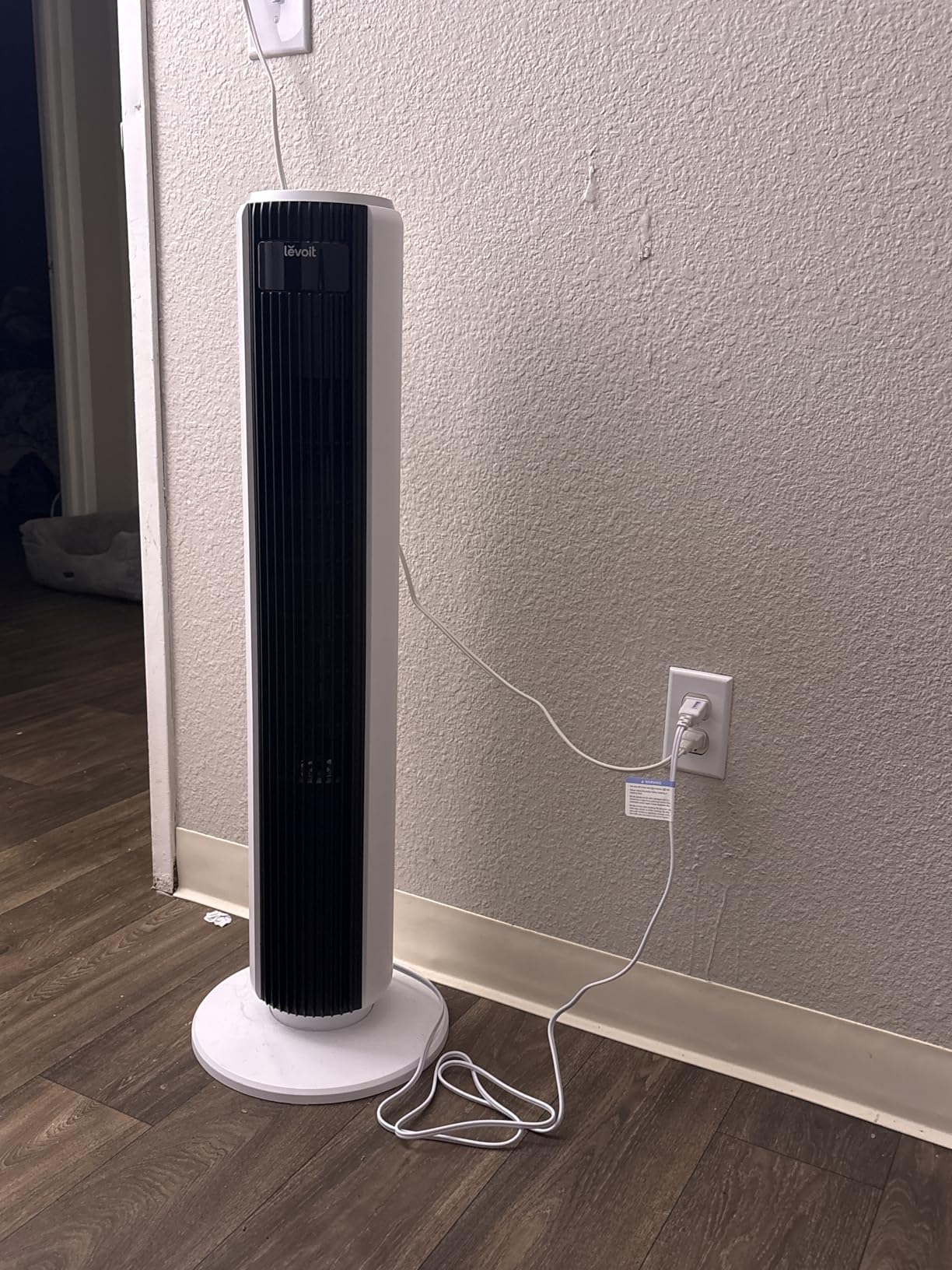 LEVOIT Tower Fan for Bedroom, 90° Oscillating Standing Fan with 28dB Quiet for Sleep, 25ft/s Velocity, 12H Timer, 5 Speeds 4 Modes, Remoter, Bladeless Room Fan for Home, Office, Indoor, 36 inch, White customer photo 2