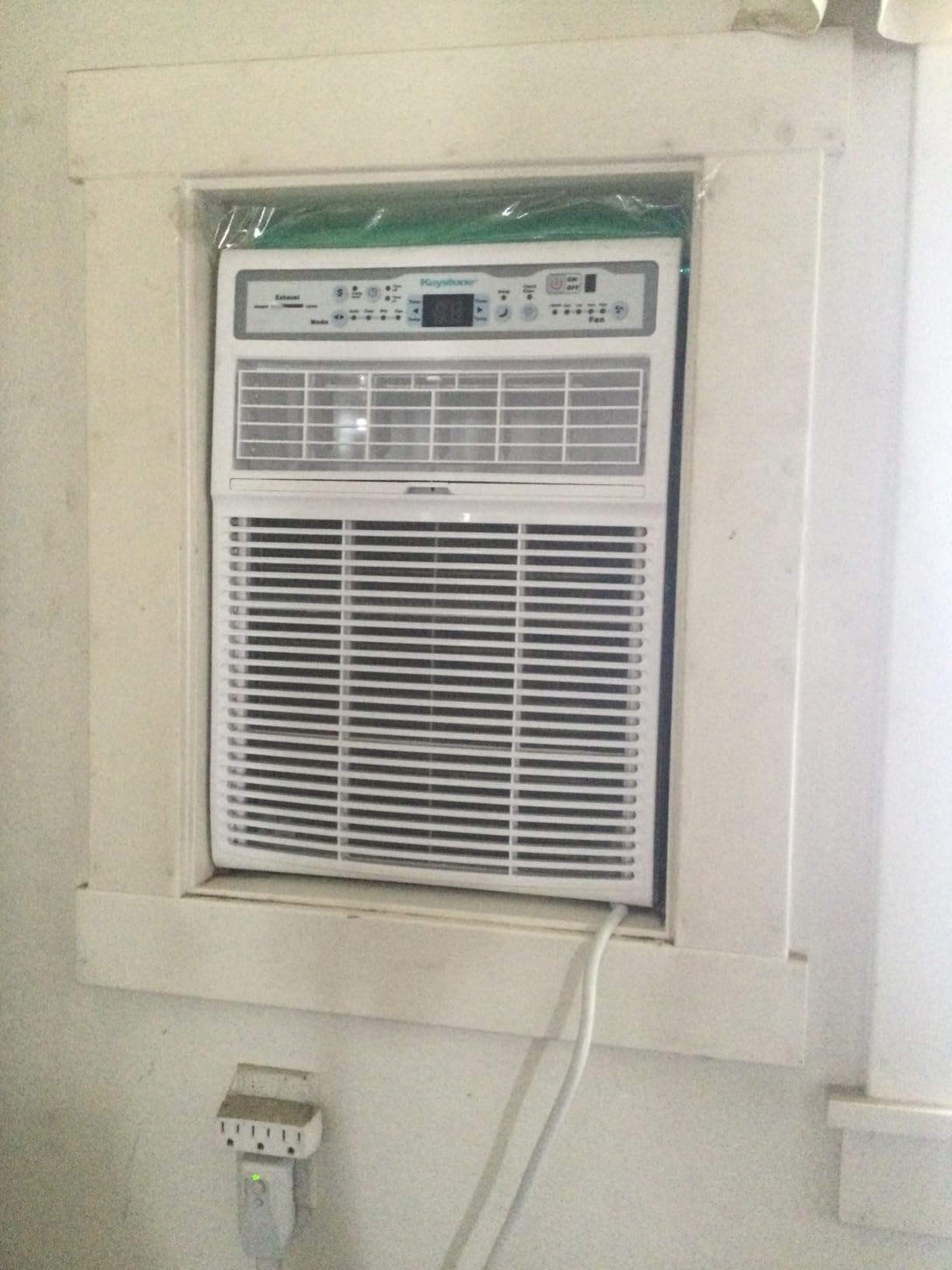 Keystone 10,000 BTU Slider Window Air Conditioner and Dehumidifier, 115V Air Conditioner Window Unit for Bedroom, Living Room, and Small-Medium Sized Rooms up to 450 Sq.Ft, 4-Way Air Direction Control customer photo 1