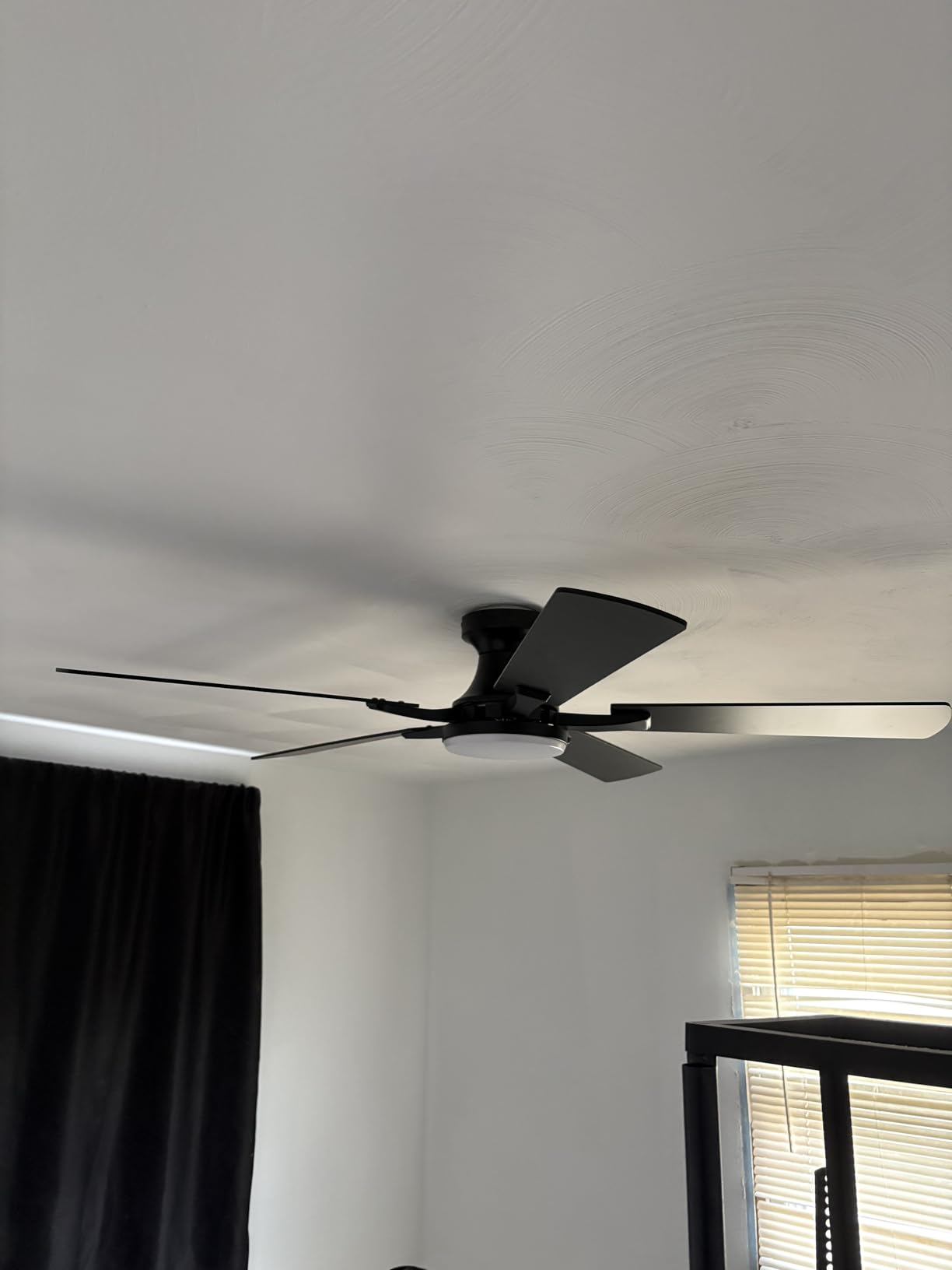ZMISHIBO 52 Inch Ceiling Fan with Light, App&Remote Control, Flush Mount Low Profile, Dimmable 20W LED Light, Quiet Reversible Motor for Bedroom, Living Room, Apartment, Brown customer photo 1
