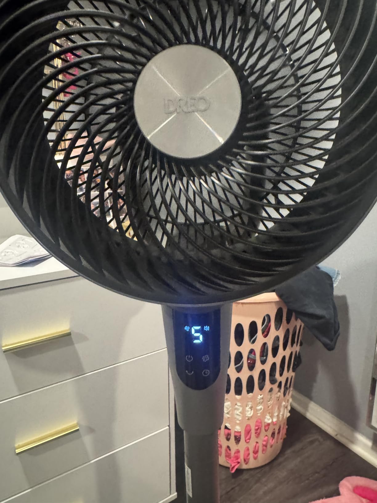 DREO Fan for Bedroom, 2026 Upgraded, 90ft Airflow, 20dB Quiet Fan, 90° Oscillating Standing Fan for Whole Room, DC Motor, 8+H Speeds, 3 Modes, 38-42'' Adjustable Height, 8H Timer, 105° Manual Vertical customer photo 2