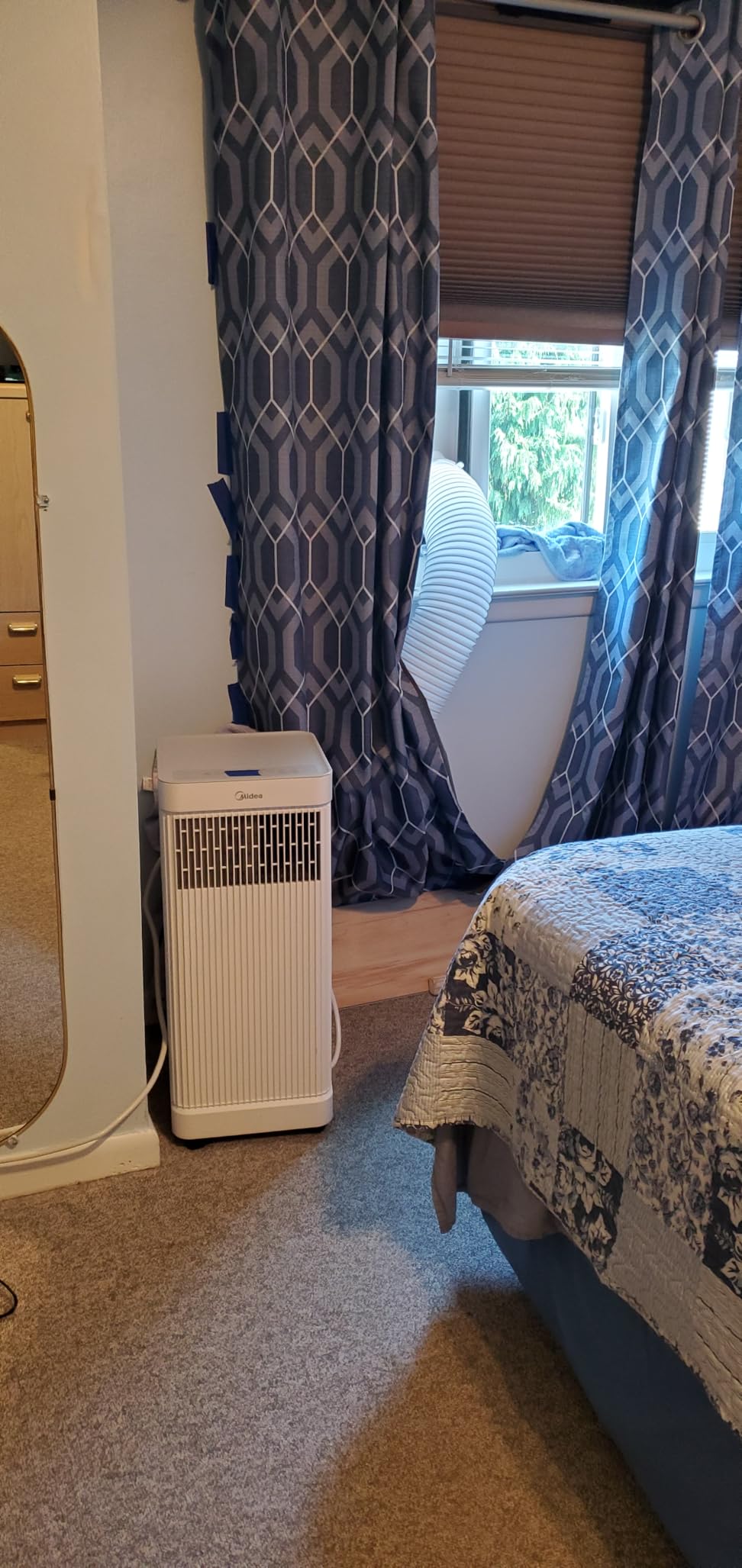 Midea 8,500 BTU ASHRAE (5,000 BTU SACC) Portable Air Conditioner, Smart Control, Cools up to 150 Sq. Ft., with Dehumidifier & Fan mode, Easy- to-use Remote Control & Window Installation Kit Included customer photo 2