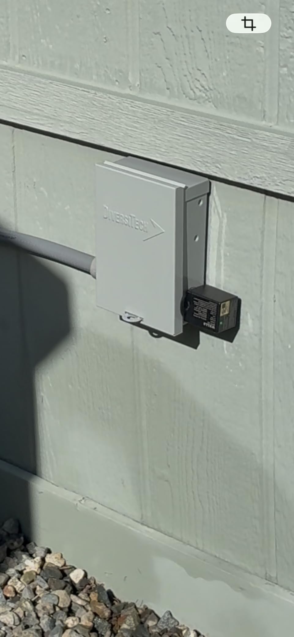 Wells 120/240V Universal Surge Protector for HVAC & Heat Pump - 25kA Type 1 SPD, 200kA SCCR, NEMA 4X/IP66 Waterproof Outdoor Enclosure customer photo 1