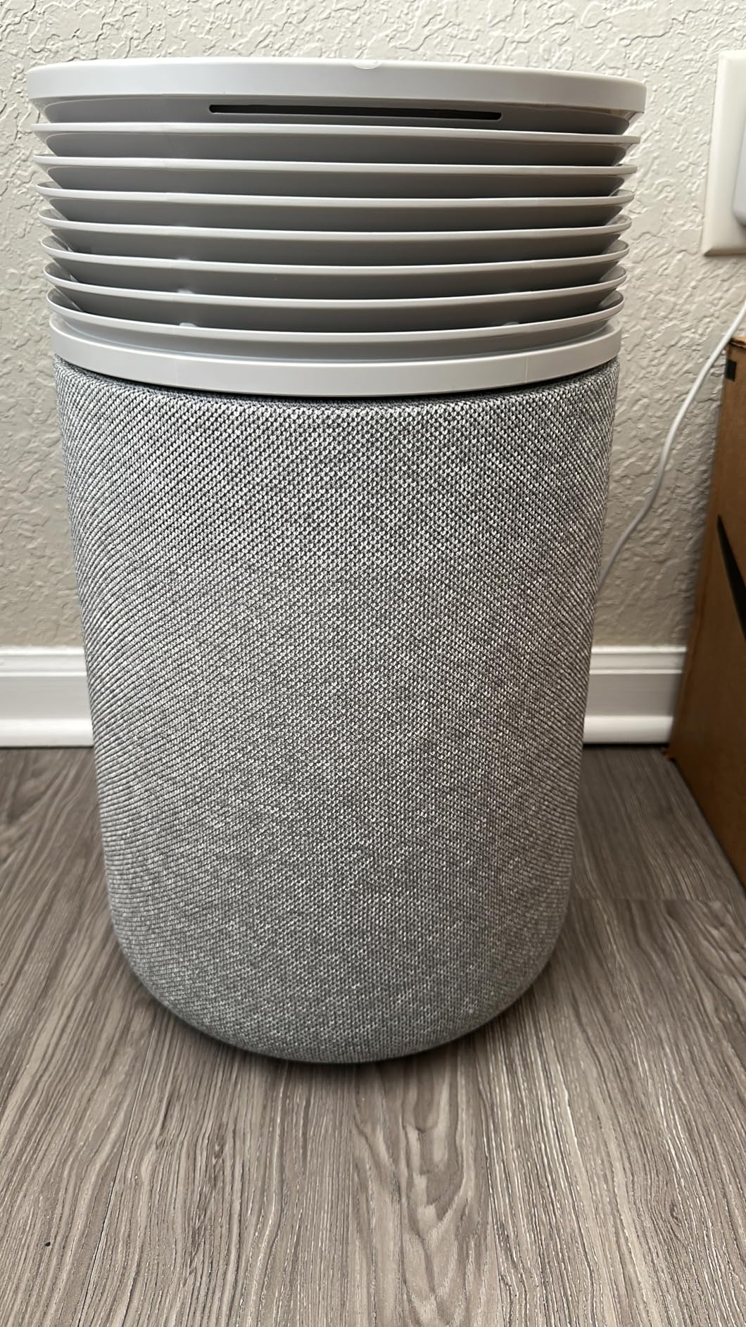 BLUEAIR Blue Signature SP3i Air Purifier for Medium Rooms up to 498 sq ft, HEPASilent Filtration, WiFi Smart Control, Auto Mode, Odor & Smoke Removal, Pet Hair & Dust, AHAM Verified, Table Design customer photo 2