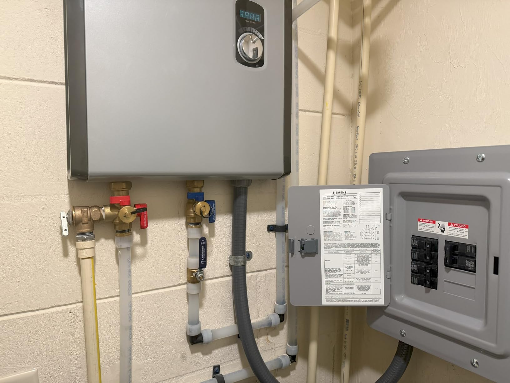 Rheem 8kW 240V Tankless Electric Water Heater customer photo 2
