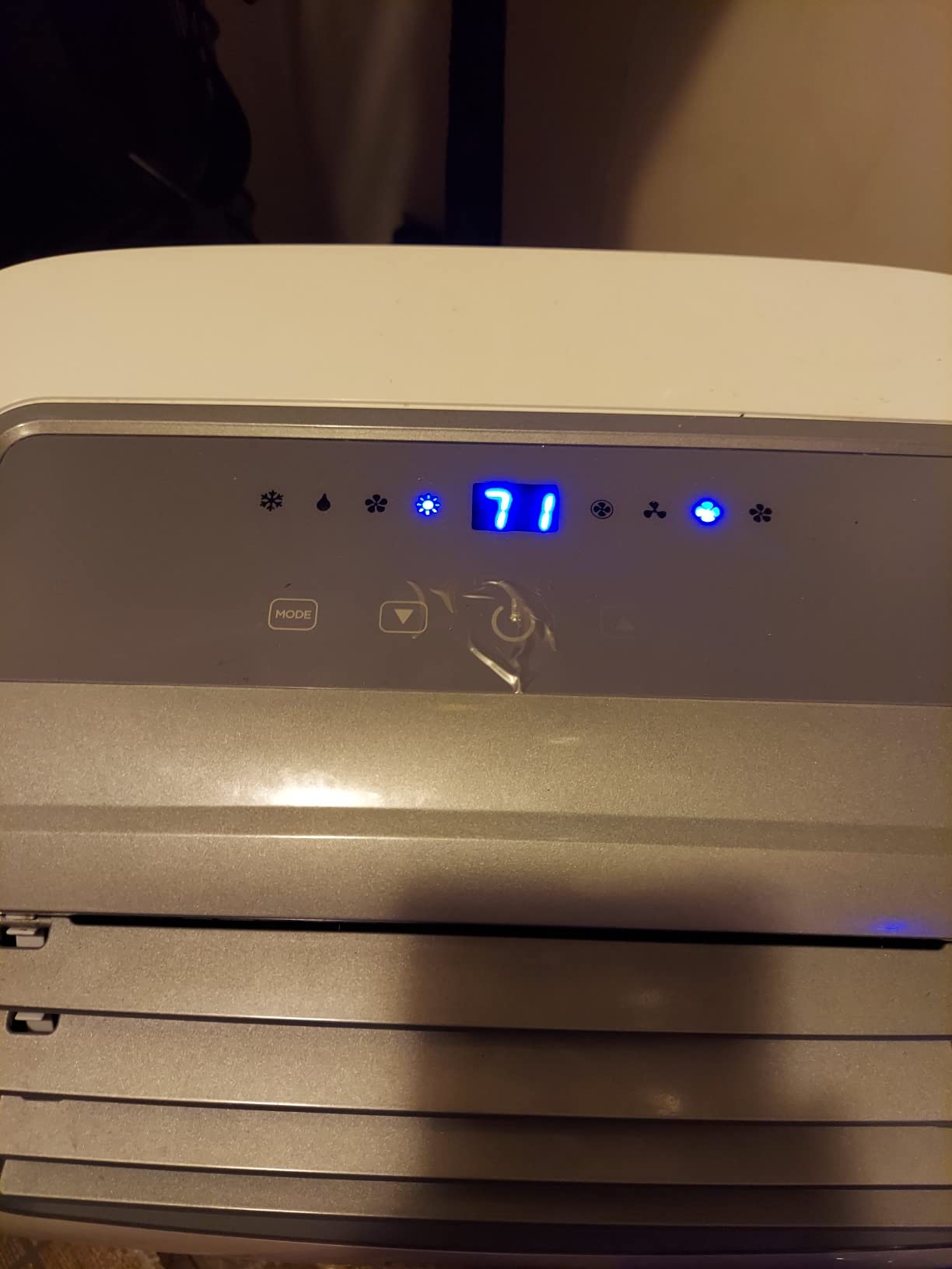 BLACK+DECKER Smart Portable Air Conditioner with Heat, 12,000 BTU Cooling, 9,000 BTU Heating for Rooms up to 550 Sq. Ft., Follow Me Remote, BPACT12HWT, White customer photo 1