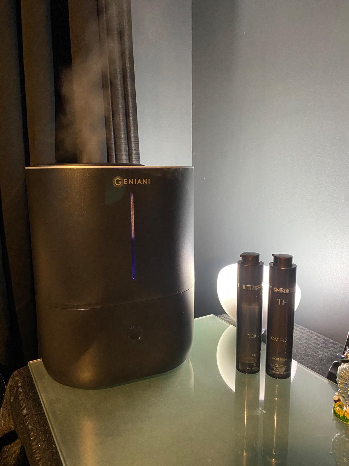 GENIANI Portable Small Cool Mist Humidifier - USB Powered (Not Rechargeable), Compact Desktop Humidifier for Plants, Office, Baby Room - Auto Shut Off & Night Light - Black, 0.25L customer photo 2