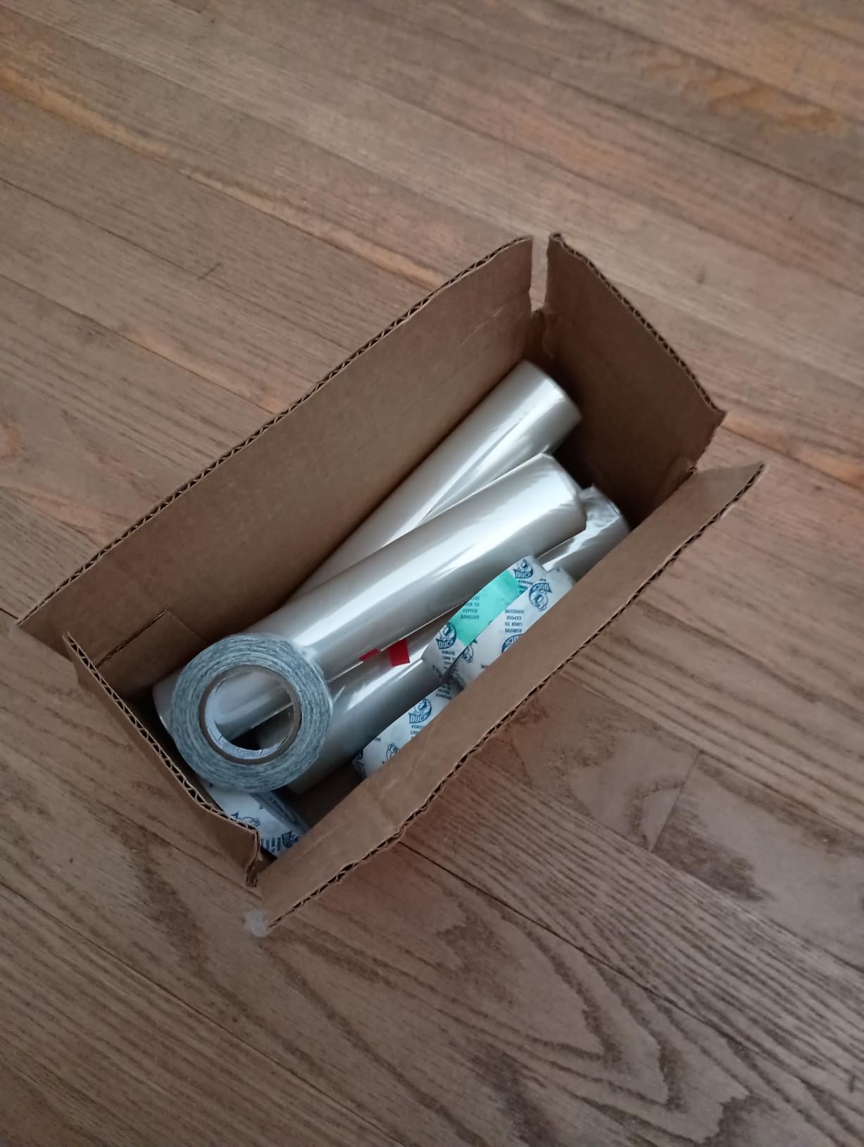Duck Brand Window Insulation Kit - Winter Seal Kit Fits up to 10 Windows - Rolled Shrink Film Cuts to Size for Easy Indoor Installation - Tape Included - 62 In. by 420 In.- Clear customer photo 2
