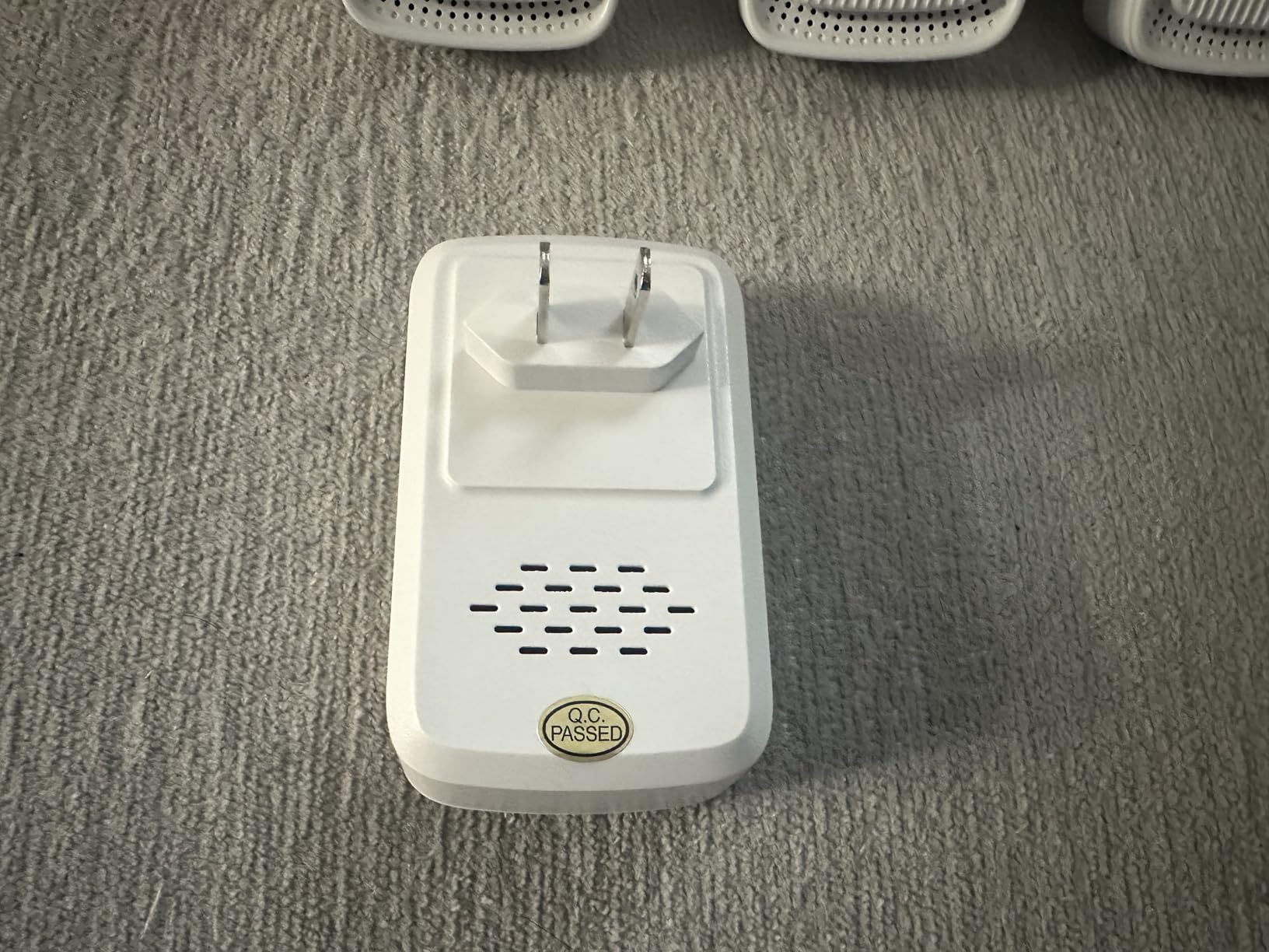 Air Ionizers (4 Pack）- Plug In Negative Ion Air Purifiers - Quiet Air Freshener for Home, Bedroom, Office, Basement - Portable Air Purifier Odor, Smoke, Dust, Pet Smell - Mini Air Cleaner White customer photo 1