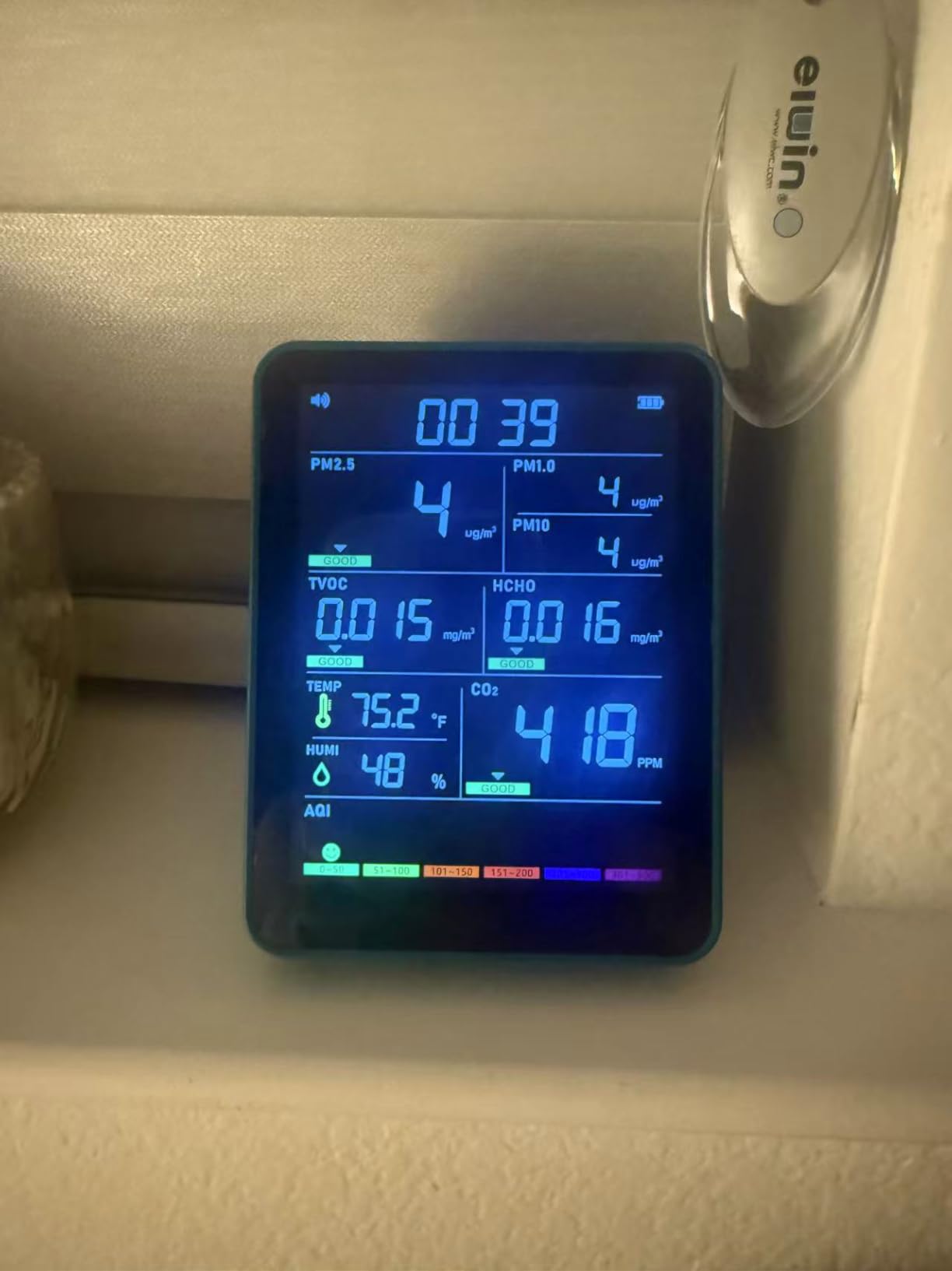 Professional Indoor Air Quality Monitor with AQI Alerts, Portable Real-Time Detector for Home, Car, Plants & Pet customer photo 1