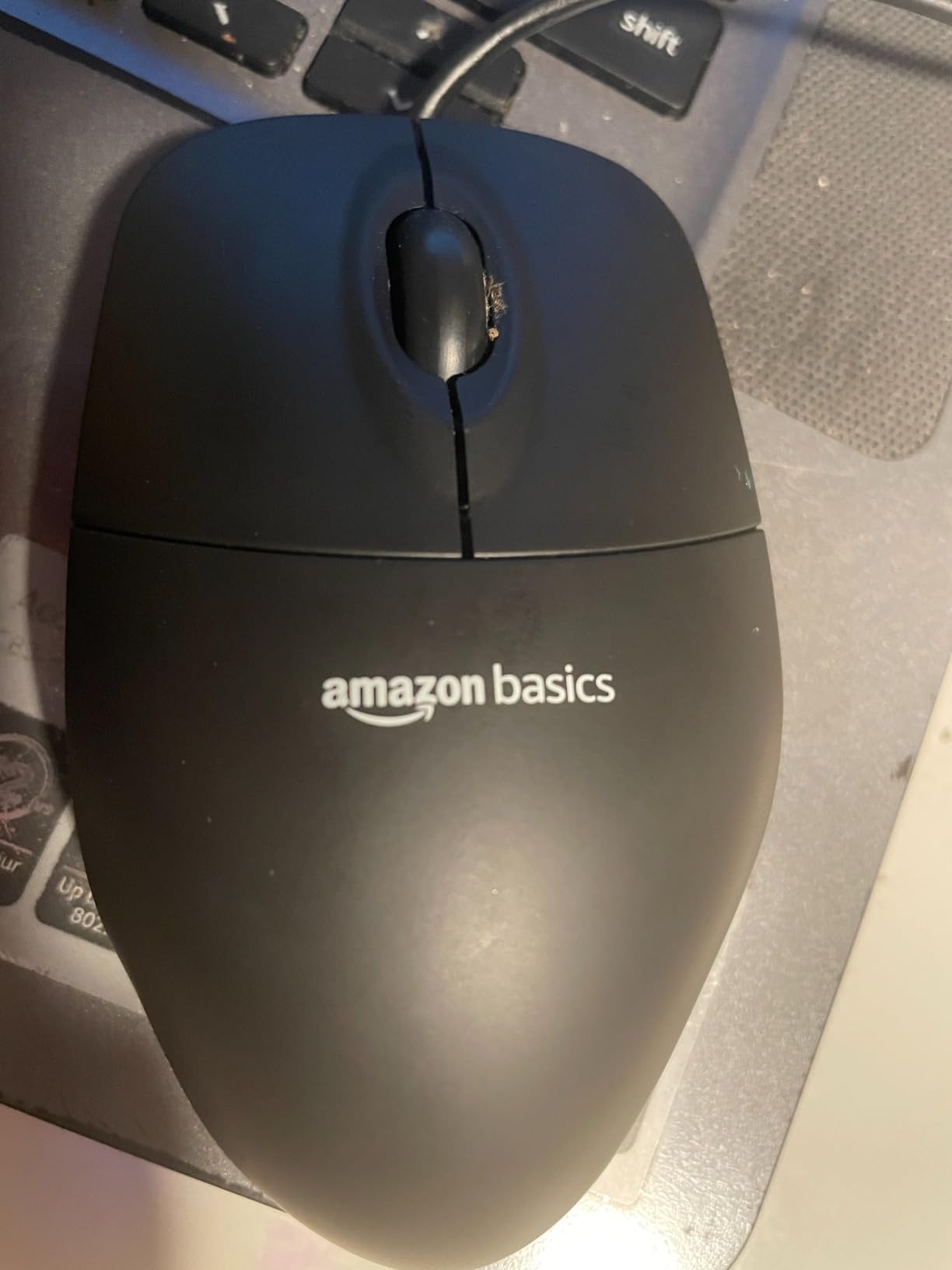 Amazon Basics 3-Button USB Wired Mouse with Responsive Tracking, Plug & Play, Compatible with Windows and Mac, Black customer photo 1