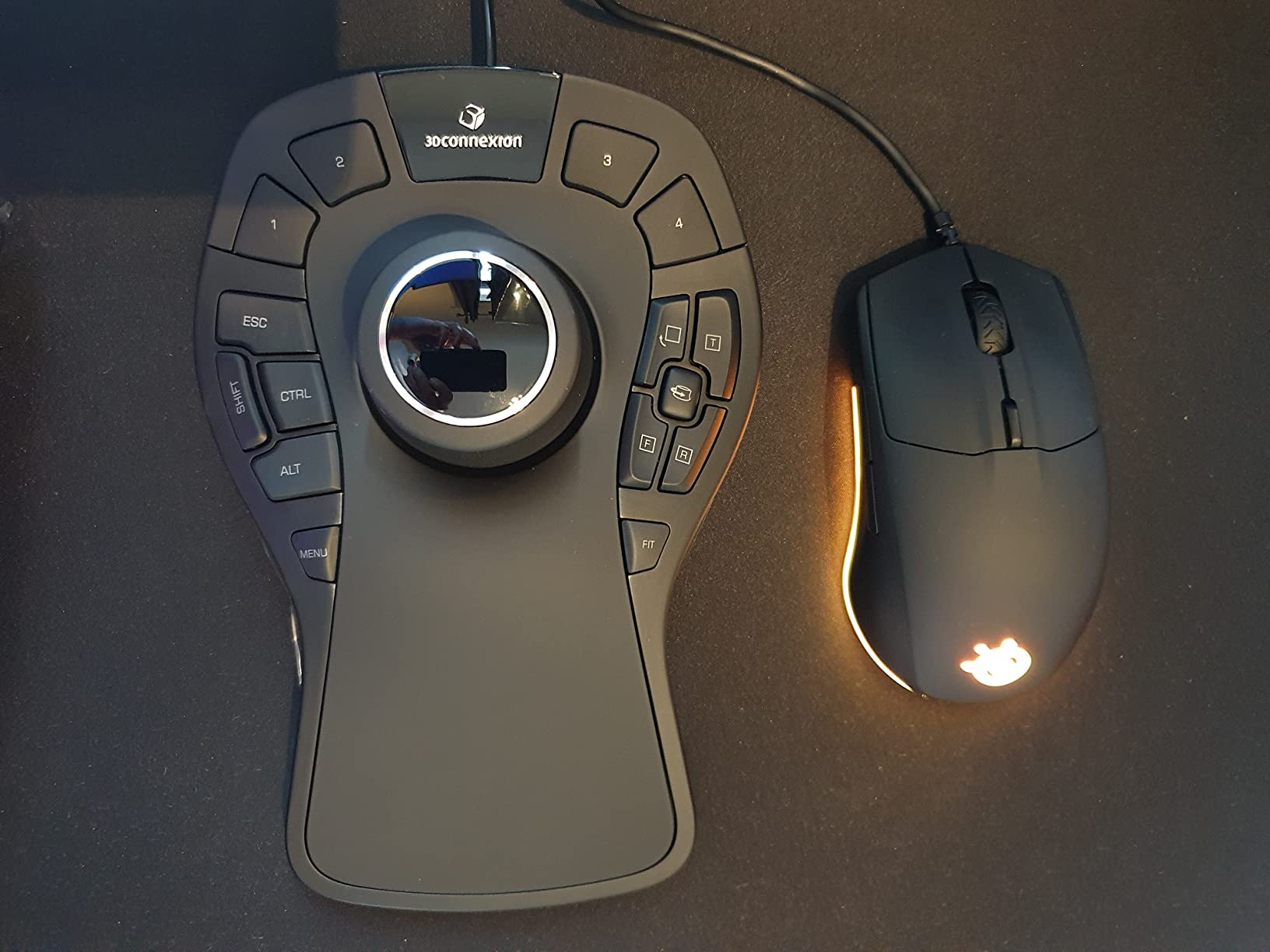 3DX-700040 SpaceMouse Pro 3D Mouse customer photo 2