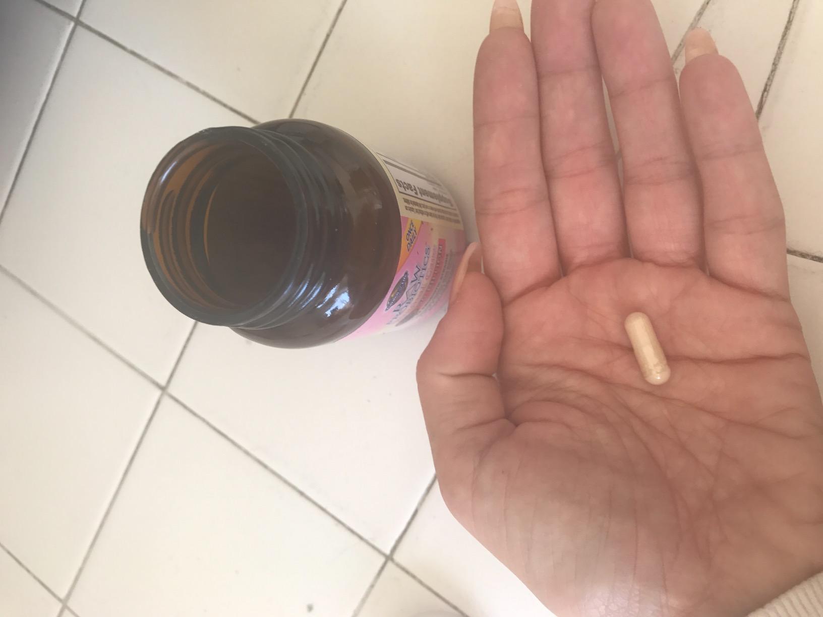 Garden of Life Raw Probiotics Vaginal Care - 50 Billion CFU - 38 Probiotic Strains - Supports Vaginal & Urinary Tract Health* - 30 Vegetarian Capsules customer photo 1
