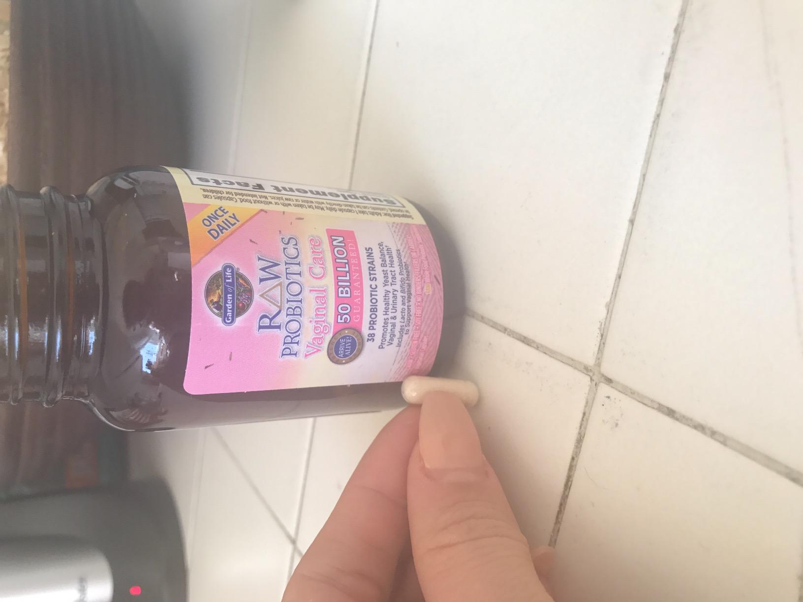 Garden of Life Raw Probiotics Vaginal Care - 50 Billion CFU - 38 Probiotic Strains - Supports Vaginal & Urinary Tract Health* - 30 Vegetarian Capsules customer photo 2