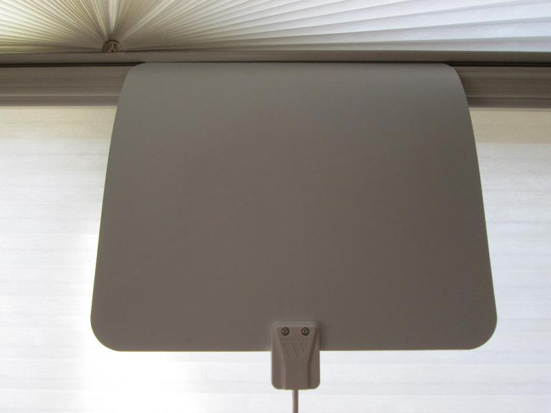 Winegard FL5500A FlatWave Amped Digital HD Indoor TV Antenna - Amplified, 4K & ATSC 3.0 Ready, High-VHF/UHF, 60 Mile Range, Dual Color, 6 ft Cable customer photo 1