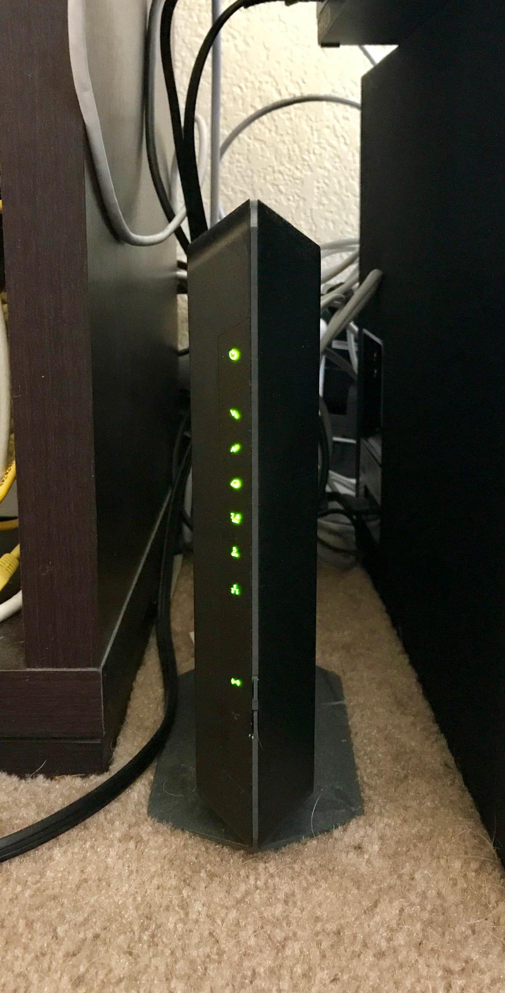 NETGEAR Nighthawk Cable Modem and WiFi 5 Router Combo (C7000) - Compatible with Major Cable Providers incl. Xfinity & Cox - Cable Plans up to 800Mbps customer photo 1