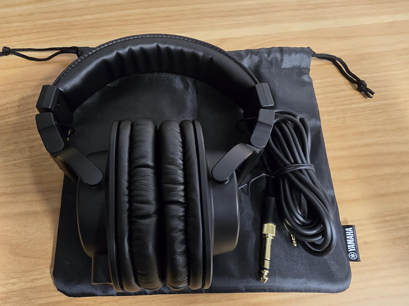 Yamaha HPH-MT5 Monitor Headphones, White, (HPH-MT5W) customer photo 1