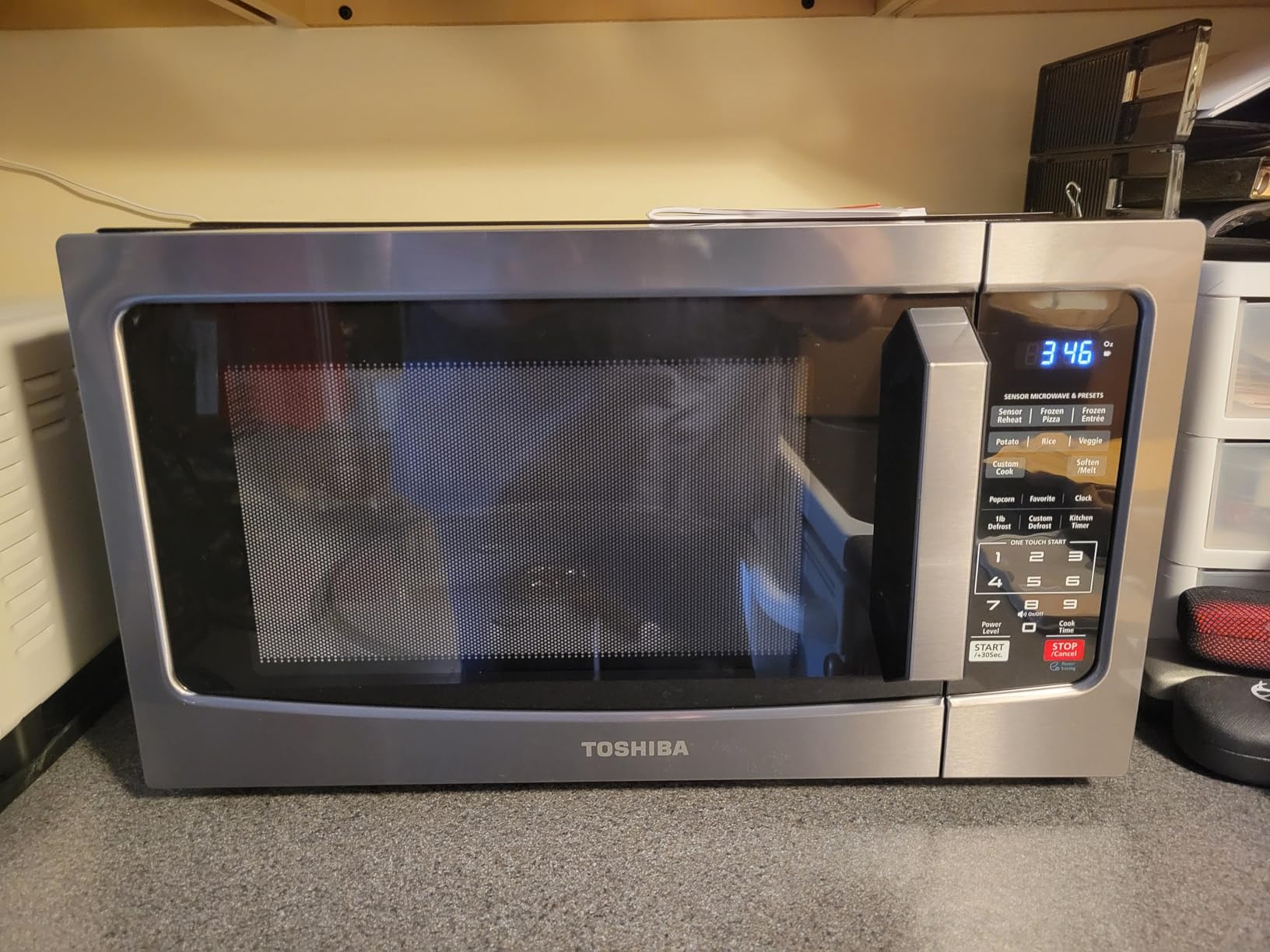TOSHIBA EM131A5C-BS Countertop Microwave Ovens 1.2 Cu Ft, 1000W Smart Humidity Sensor customer photo 2