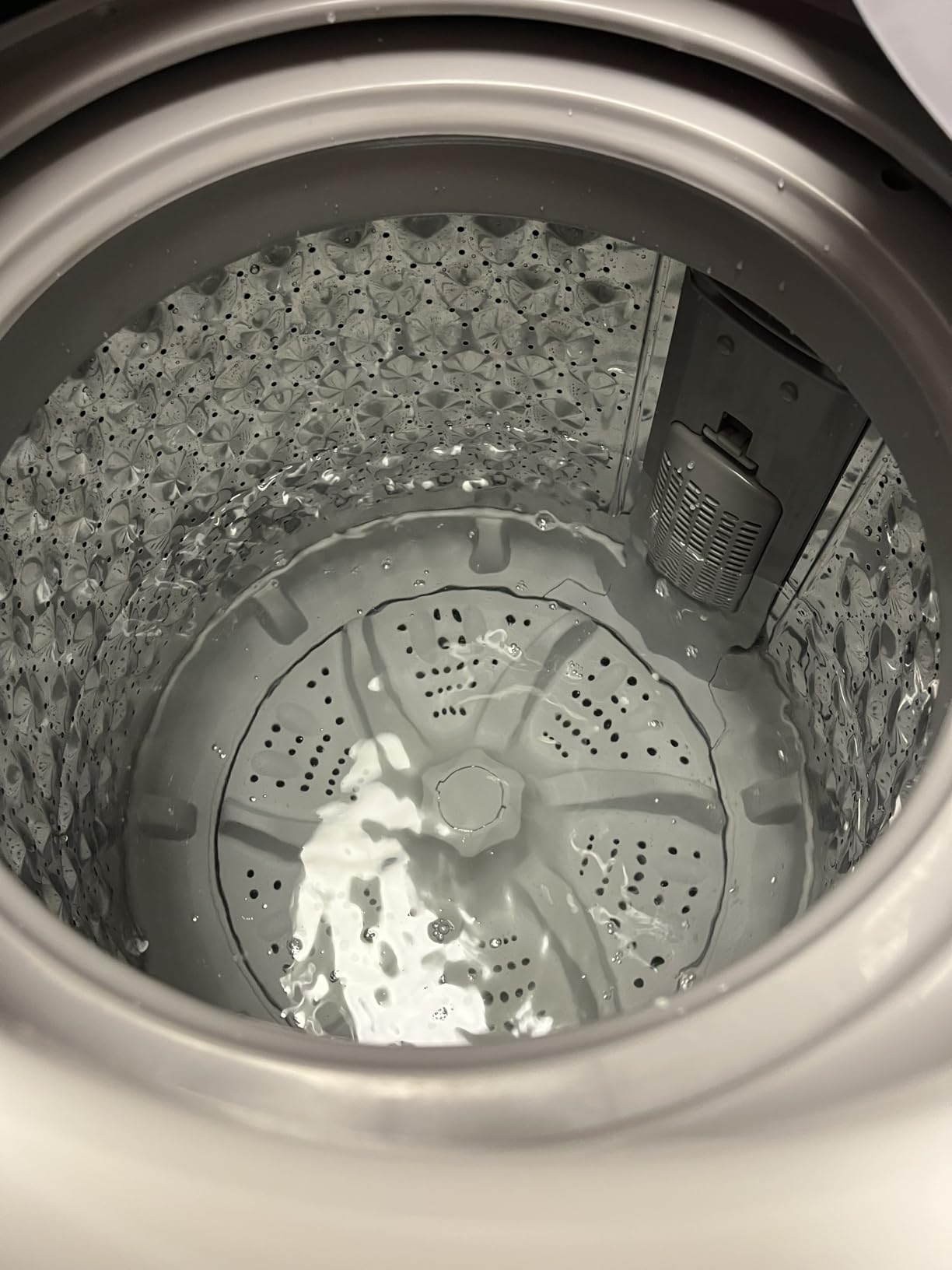 BLACK+DECKER 0.9 Cu. Ft. Portable Washer, 6.6 lb. Capacity Washing Machine for Homes & Apartments, 5 Wash Cycles, Quick Connect Sink Adapter and Drain Hose Included, LED Display, BPWM09W, White customer photo 2