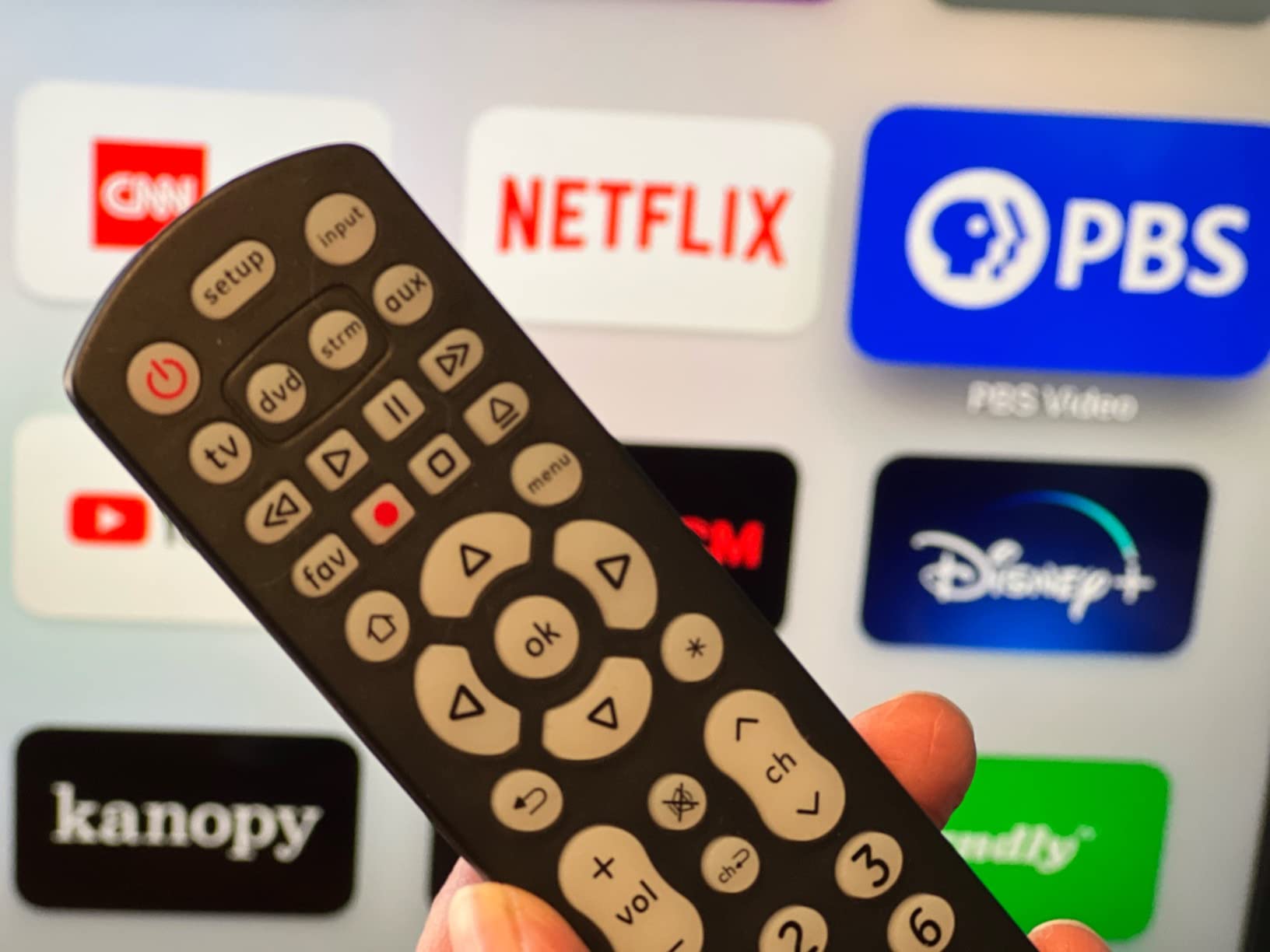 GE Backlit Buttons Universal Remote Control, Samsung TV Remote Control Replacement, Samsung Remote Control for Smart TV, Roku Remote Replacement, Vizio, LG TV, Sony, 4-Device, Black, 40081 customer photo 1