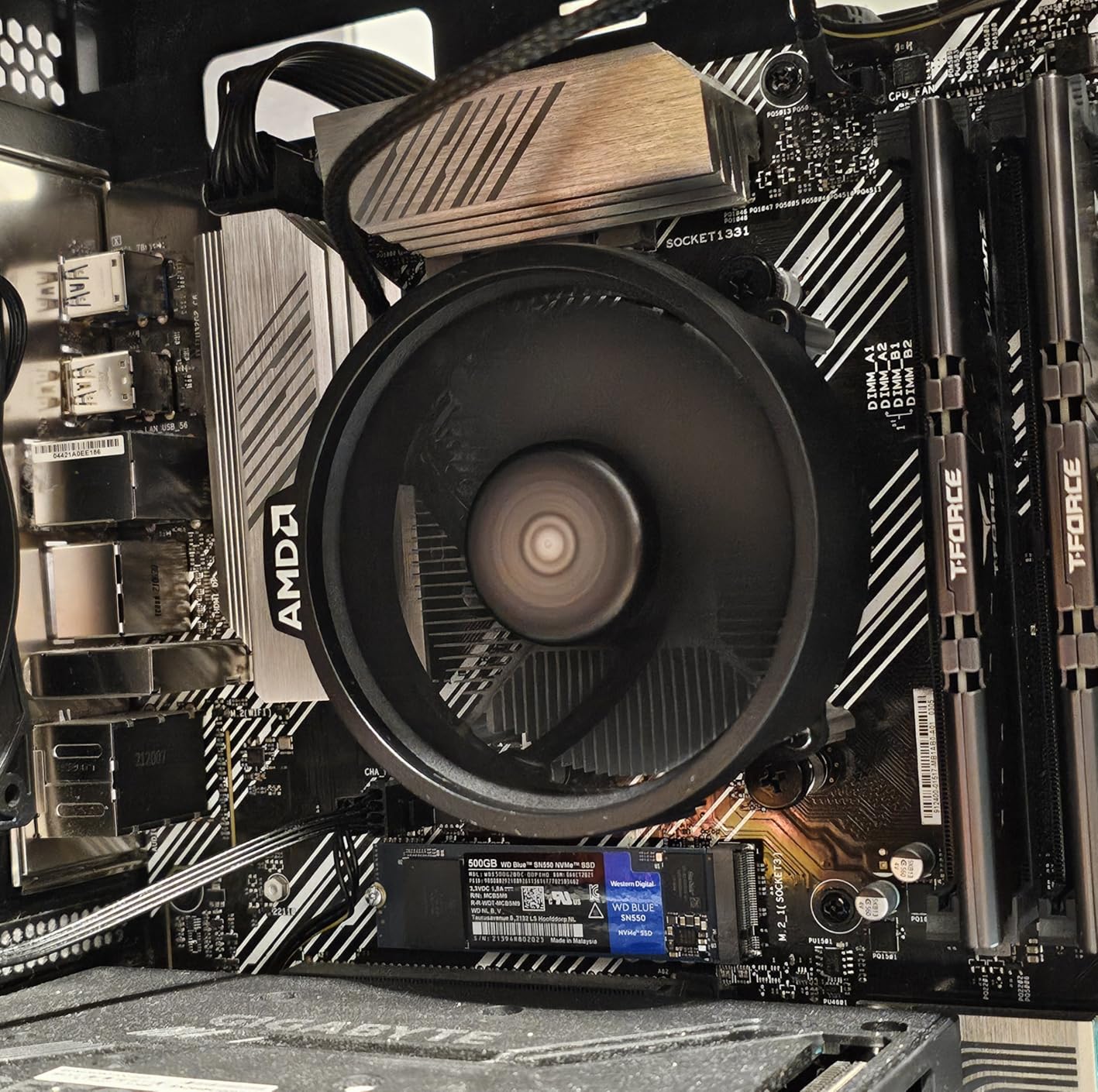 AMD Wraith Stealth Socket AM4 4-Pin Connector CPU Cooler with Aluminum Heatsink & 3.93-Inch Fan (Slim) customer photo 1