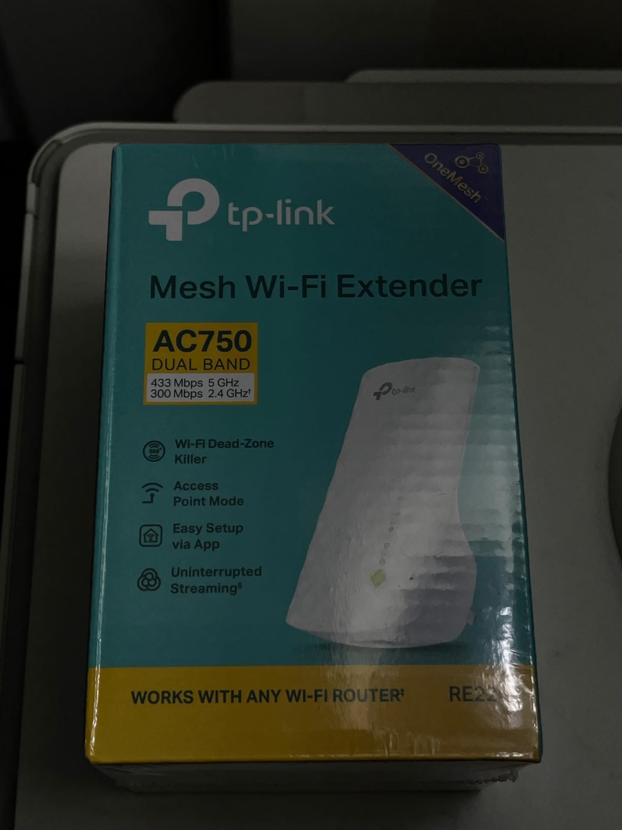 TP-Link WiFi Extender with Ethernet Port (RE220) - Dual Band 5GHz/2.4GHz, Covers Up to 1200 Sq.ft and 30 Devices, Signal Booster Amplifier Supports OneMesh customer photo 1