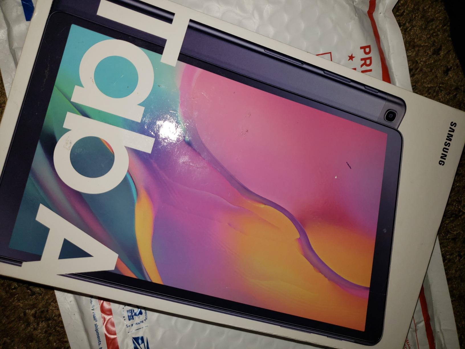 Samsung Galaxy Tab A 10.1 32 GB WiFi Tablet Black (2019) (Renewed) customer photo 2