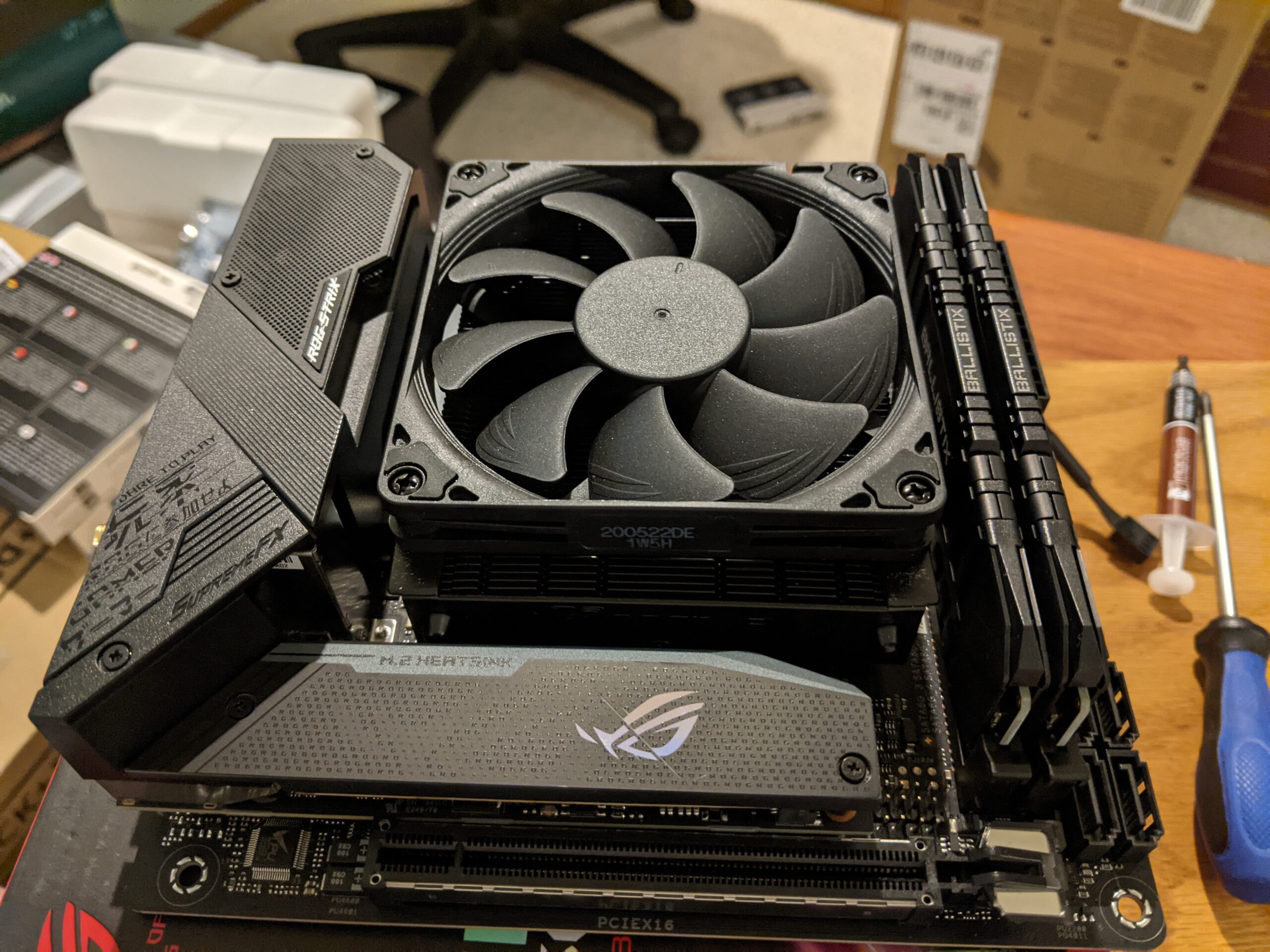 Noctua NH-L9a-AM4 chromax.Black, Low-Profile CPU Cooler for AMD AM4 (Black) customer photo 2