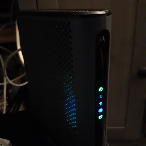 Motorola MB8611 DOCSIS 3.1 Multi-Gig Cable Modem | Pairs with Any WiFi Router | Approved for Comcast Xfinity, Cox Gigablast, Spectrum | 2.5 Gbps Port | 2500 Mbps Max Internet Speeds customer photo 1