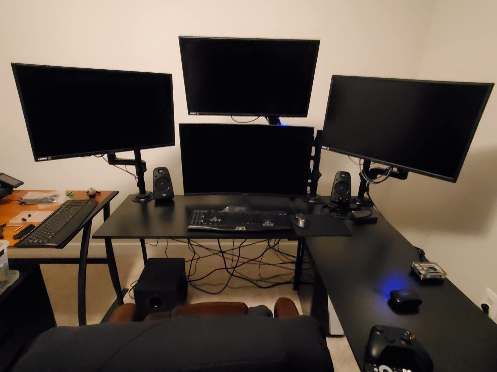HUANUO Single Monitor Arm, Adjustable Desk Mount for 13-34 inch Screens, Holds 19.8lbs, 22.44 inch Max Height, Full Motion Swivel Gaming Monitor Stand with VESA 75x75mm and 100x100mm Compatibility customer photo 2