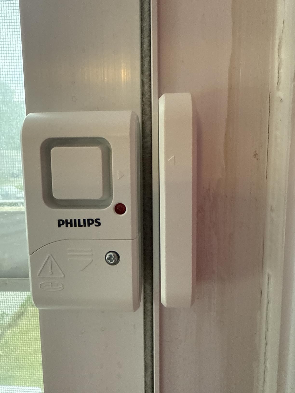 Philips Personal Security Window and Door Alarm, 4 Pack, DIY Protection, Burglar Alert, Wireless, Chime/Alarm, Easy Installation, Ideal for Home, Garage, Apartment, RV and More customer photo 1