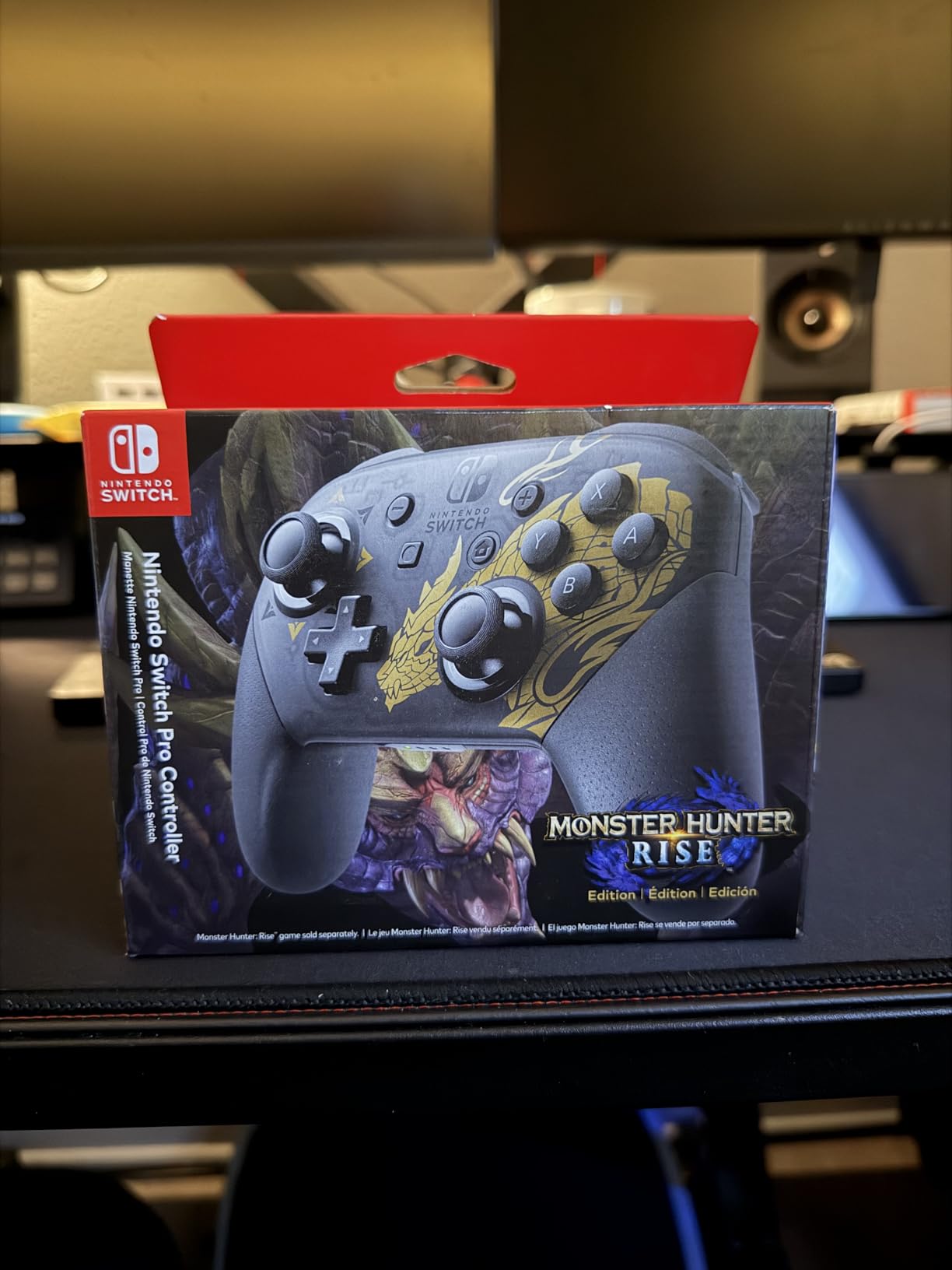 Nintendo Switch Pro Controller Monster Hunter Rise Edition - Switch customer photo 2