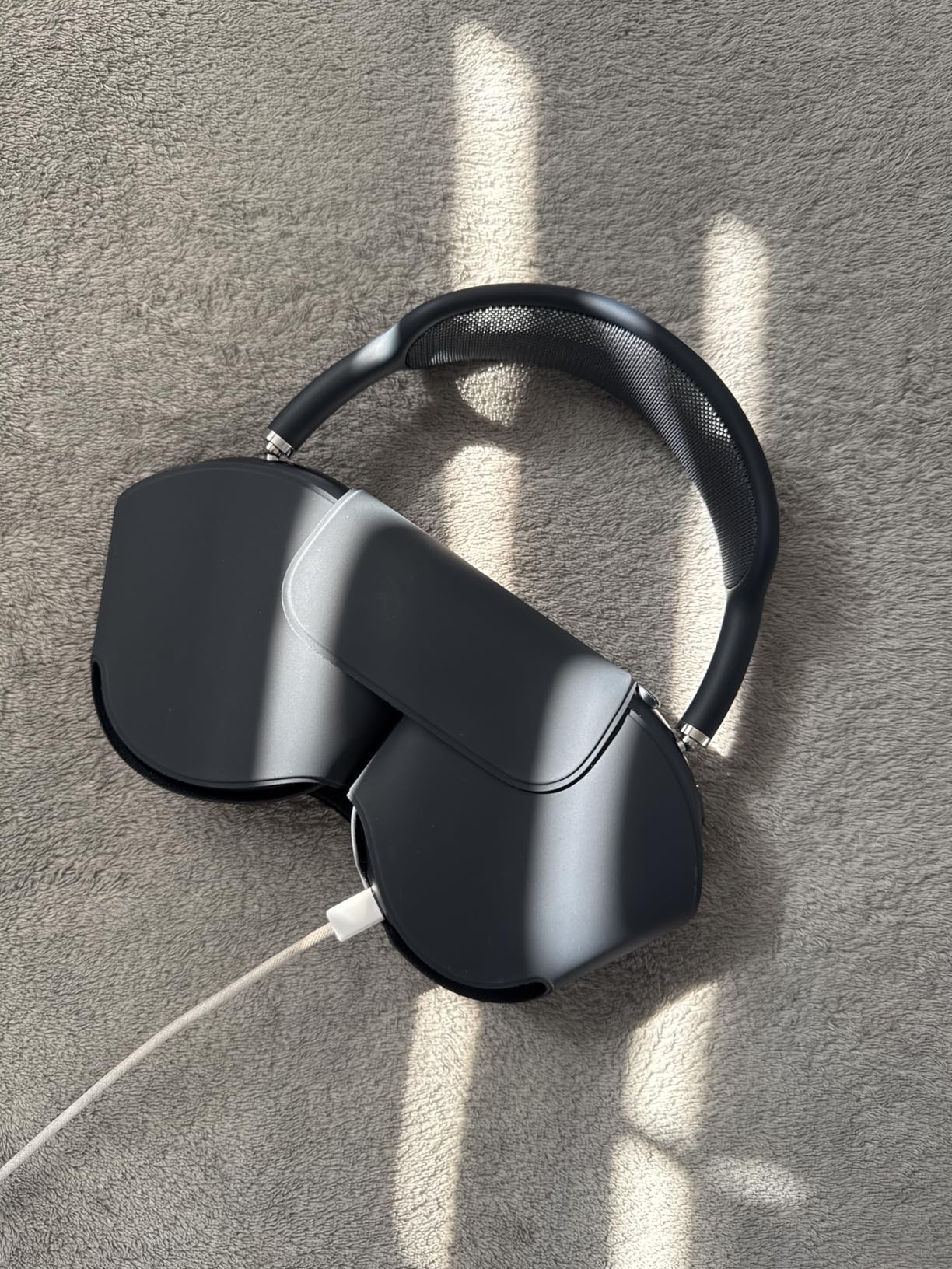 Apple AirPods Max - Space Gray (Renewed) customer photo 1