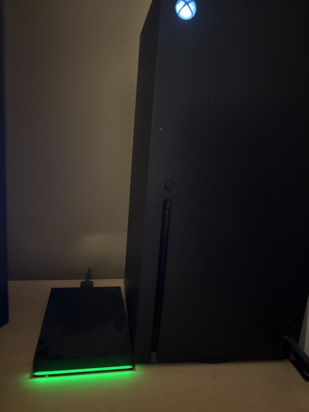 Seagate Game Drive for Xbox 4TB External Hard Drive Portable HDD - USB 3.2 Gen 1, Black with built-in green LED bar, Xbox Certified (STKX4000402) customer photo 1