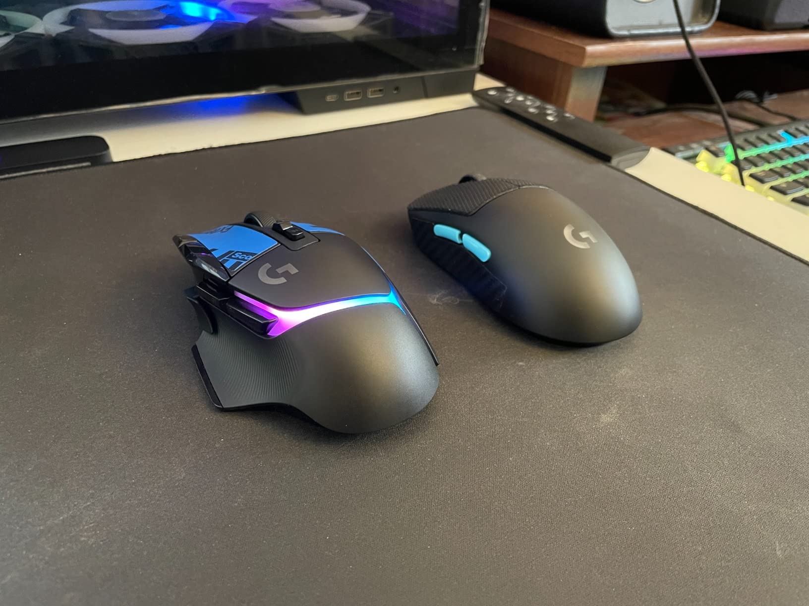 Logitech G502 X Plus Wireless Gaming Mouse: Optical Switches, LIGHTSYNC RGB, 13 Buttons, Infinite Scroll Toggle, <130 hr Battery Life, USB-C, PowerPlay Wireless Charging Capable, for PC/MacOS - Black customer photo 2