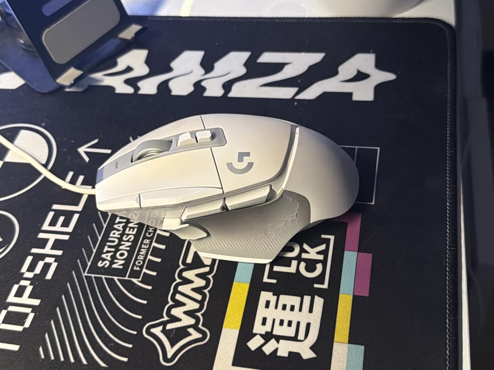 Logitech G502 X Wired Gaming Mouse - LIGHTFORCE Hybrid Optical-Mechanical Primary switches, Hero 25K Gaming Sensor, Compatible with PC - macOS/Windows - White customer photo 2