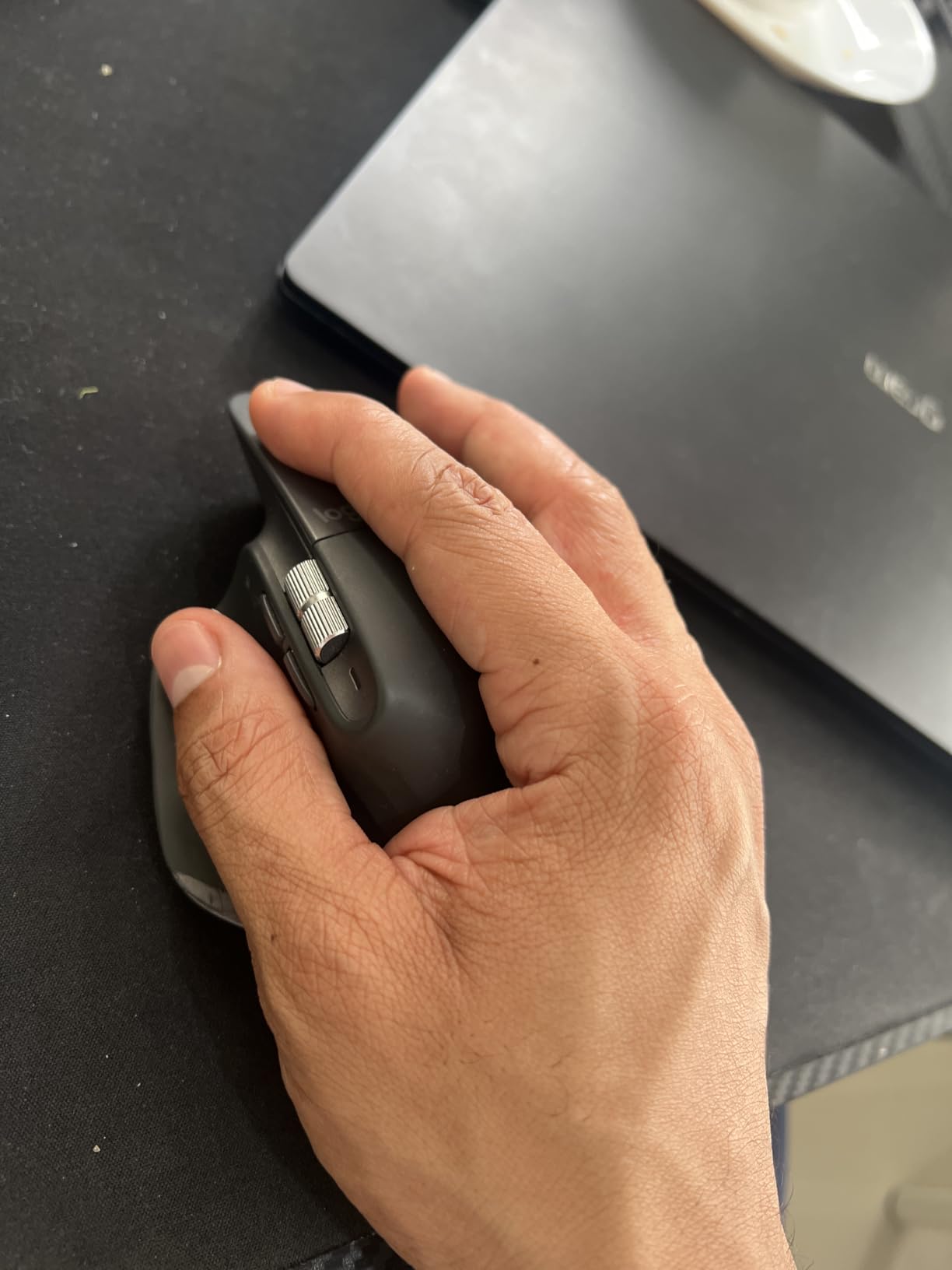 Logitech MX Master 3S Wireless Mouse - Graphite (8K DPI, Track on Glass, Bluetooth, USB-C) customer photo 1