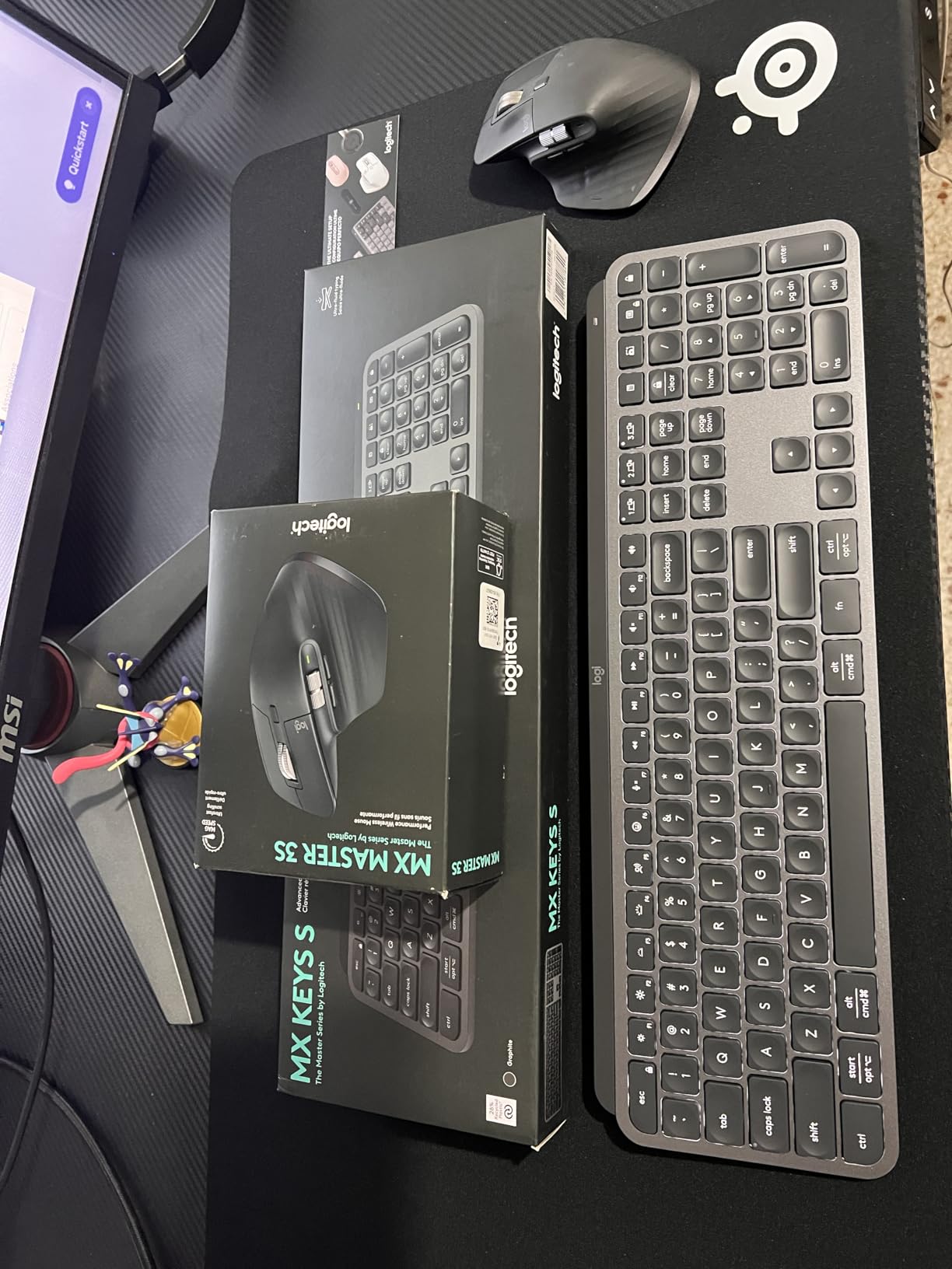 Logitech MX Master 3S Wireless Mouse - Graphite (8K DPI, Track on Glass, Bluetooth, USB-C) customer photo 2