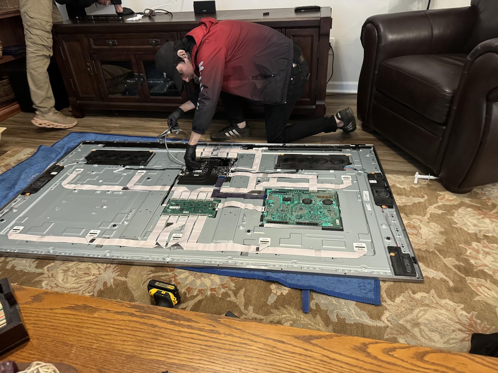 SAMSUNG 75-Inch Class Neo QLED 8K QN900B Series Mini LED Quantum HDR 64x, Infinity Screen, Dolby Atmos, Object Tracking Sound Pro, Smart TV, Bluetooth with Alexa Built-in (QN75QN900BFXZA, 2022 Model) customer photo 2