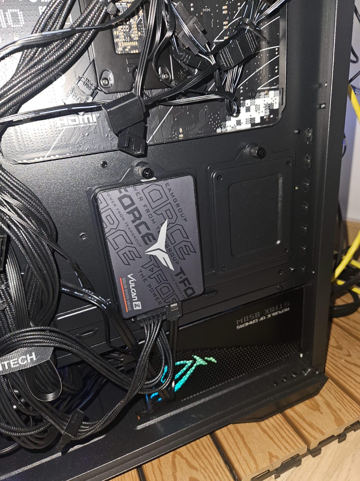 TEAMGROUP T-Force Vulcan Z 1TB SLC Cache 3D NAND TLC 2.5 Inch SATA III Internal Solid State Drive SSD, PC Upgrade (Read/Write Speed up to 550/500 MB/s) T253TZ001T0C101 customer photo 1