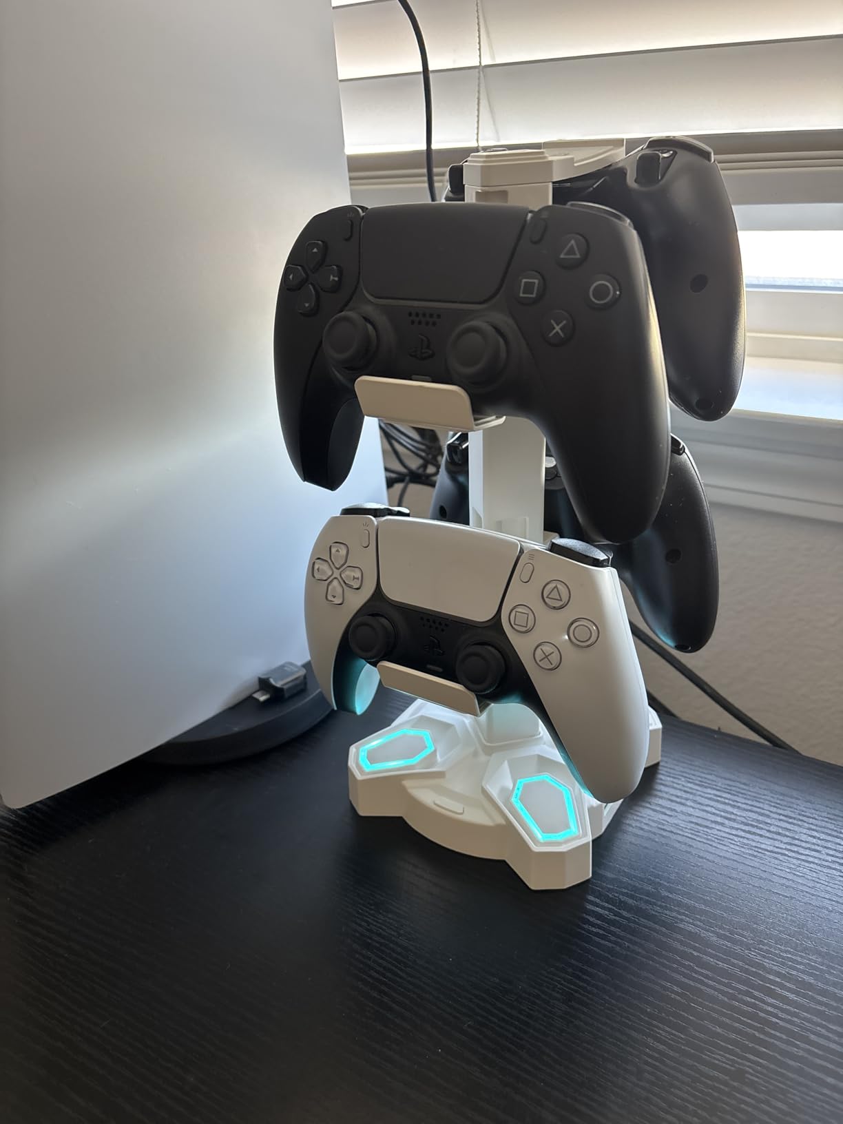 KDD Gaming Headphones Stand, Rotatable Headset Stand with Light Modes - Controller Holder with 2 USB Charging Ports and 3.5mm - Earphone Hanger Accessories for Desktop Gamer customer photo 1