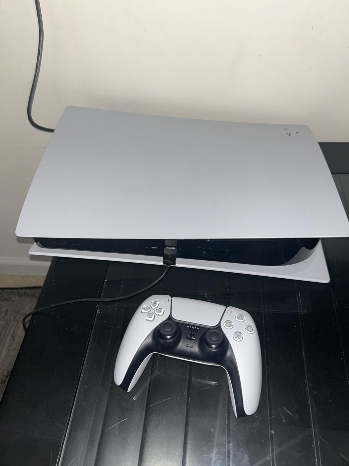 Sony Playstation 5 Disc Version PS5 Console - 4K-TV Gaming, 120Hz 8K Output, 16GB GDDR6, 825GB SSD, WiFi 6, Bluetooth 5.1 (Renewed) White customer photo 1
