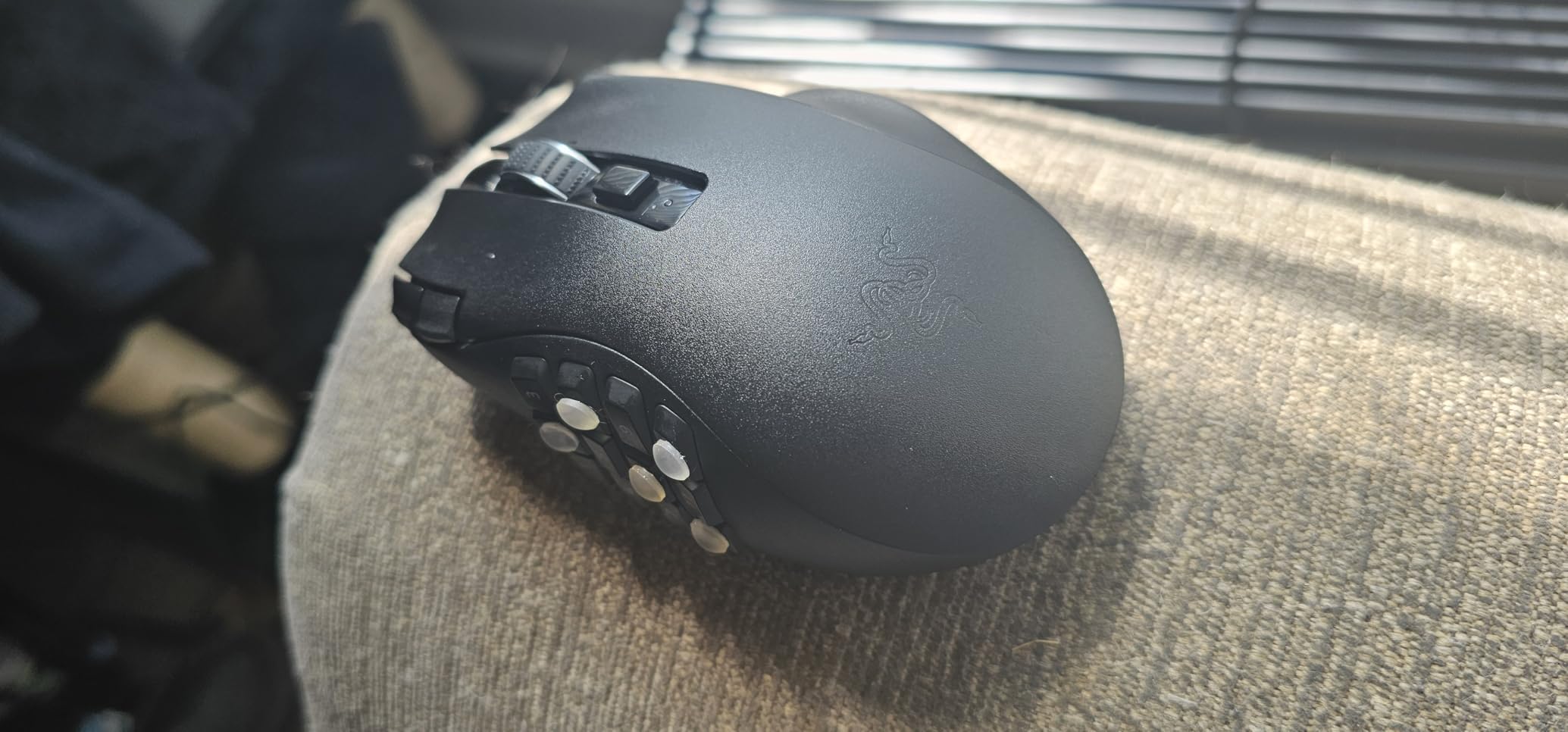 Razer Naga V2 HyperSpeed Wireless MMO Gaming Mouse: 19 Programmable Buttons, 30K DPI, 400 Hr Battery customer photo 1